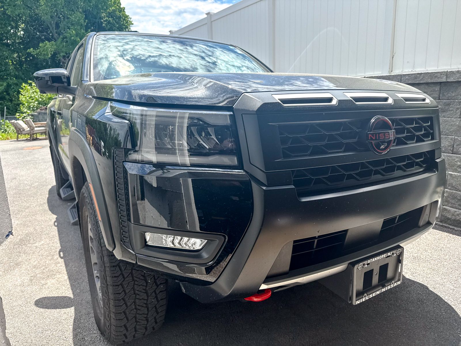 Photo view of 2026 Nissan Frontier in Black