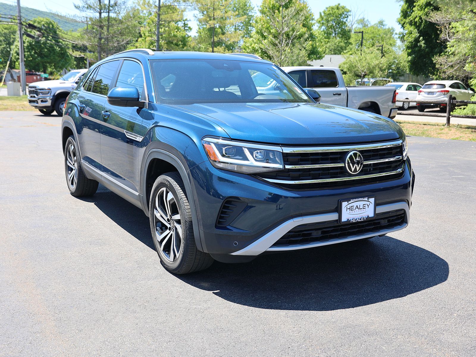 Photo view of 2022 Volkswagen Atlas Cross Sport in Blue