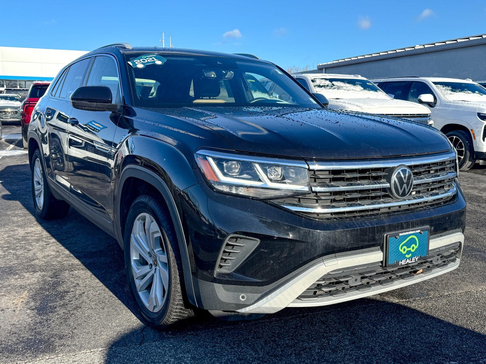 Photo view of 2021 Volkswagen Atlas Cross Sport in Black