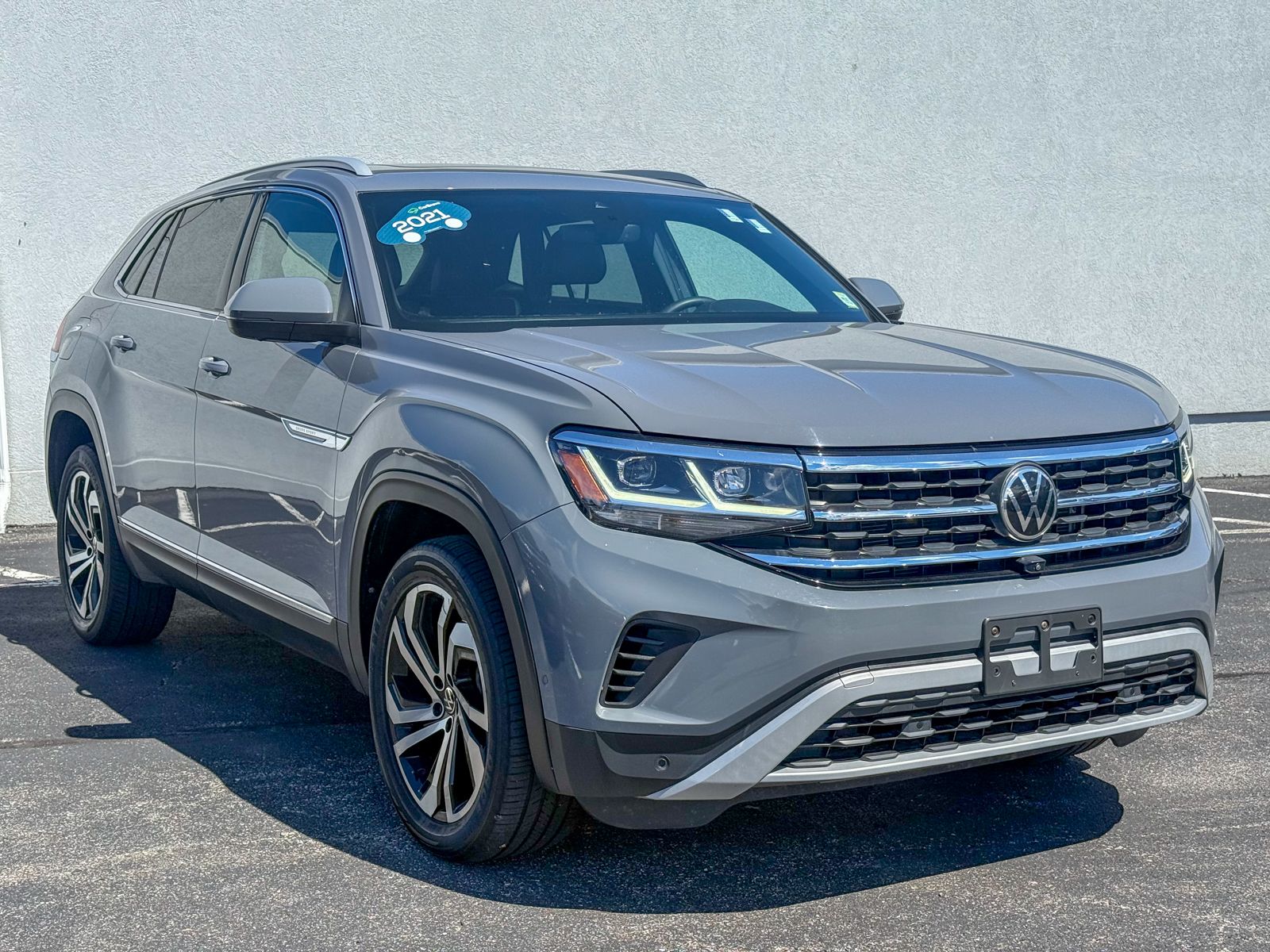 Photo view of 2021 Volkswagen Atlas Cross Sport in
