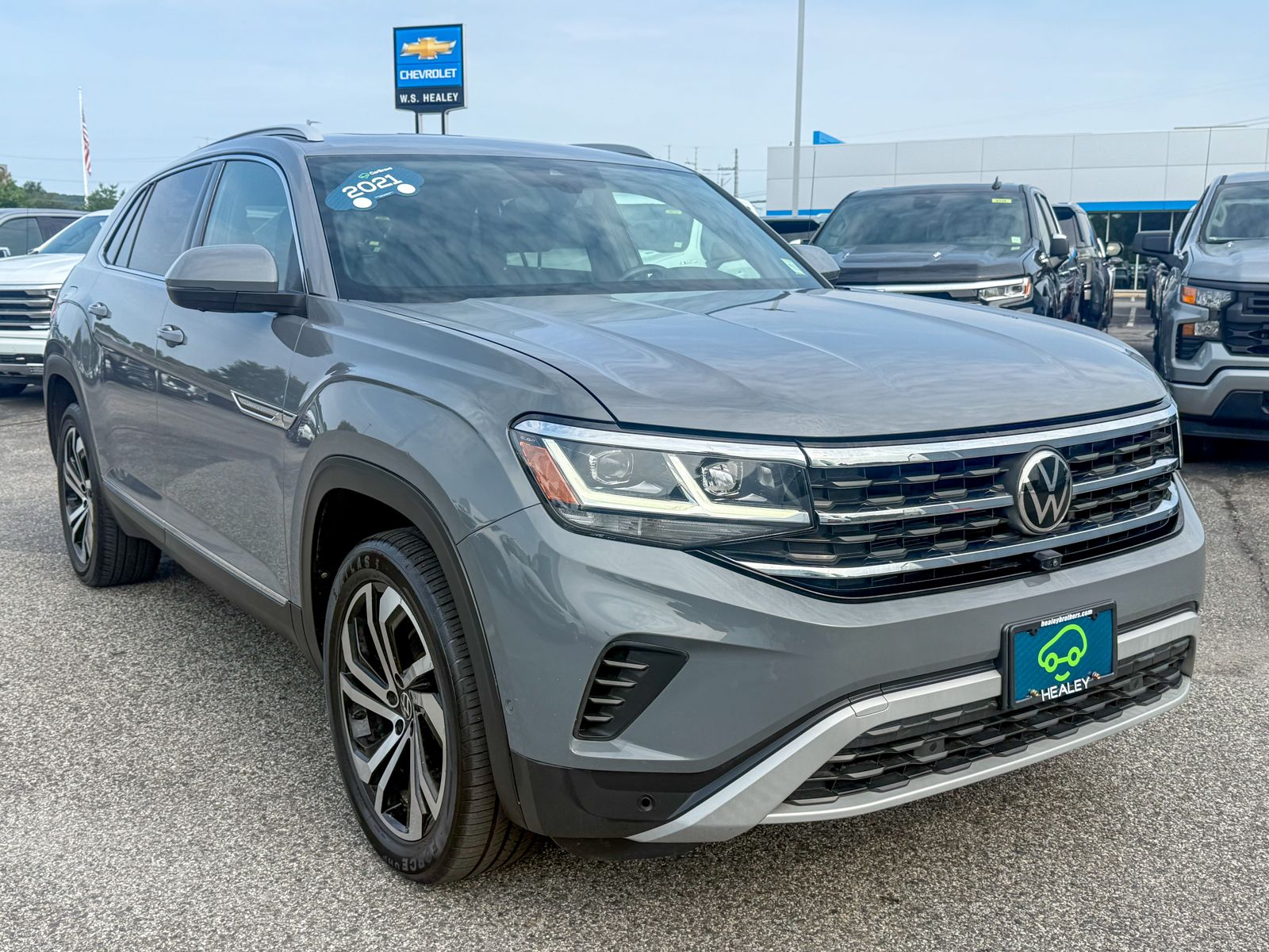 Photo view of 2021 Volkswagen Atlas Cross Sport in 