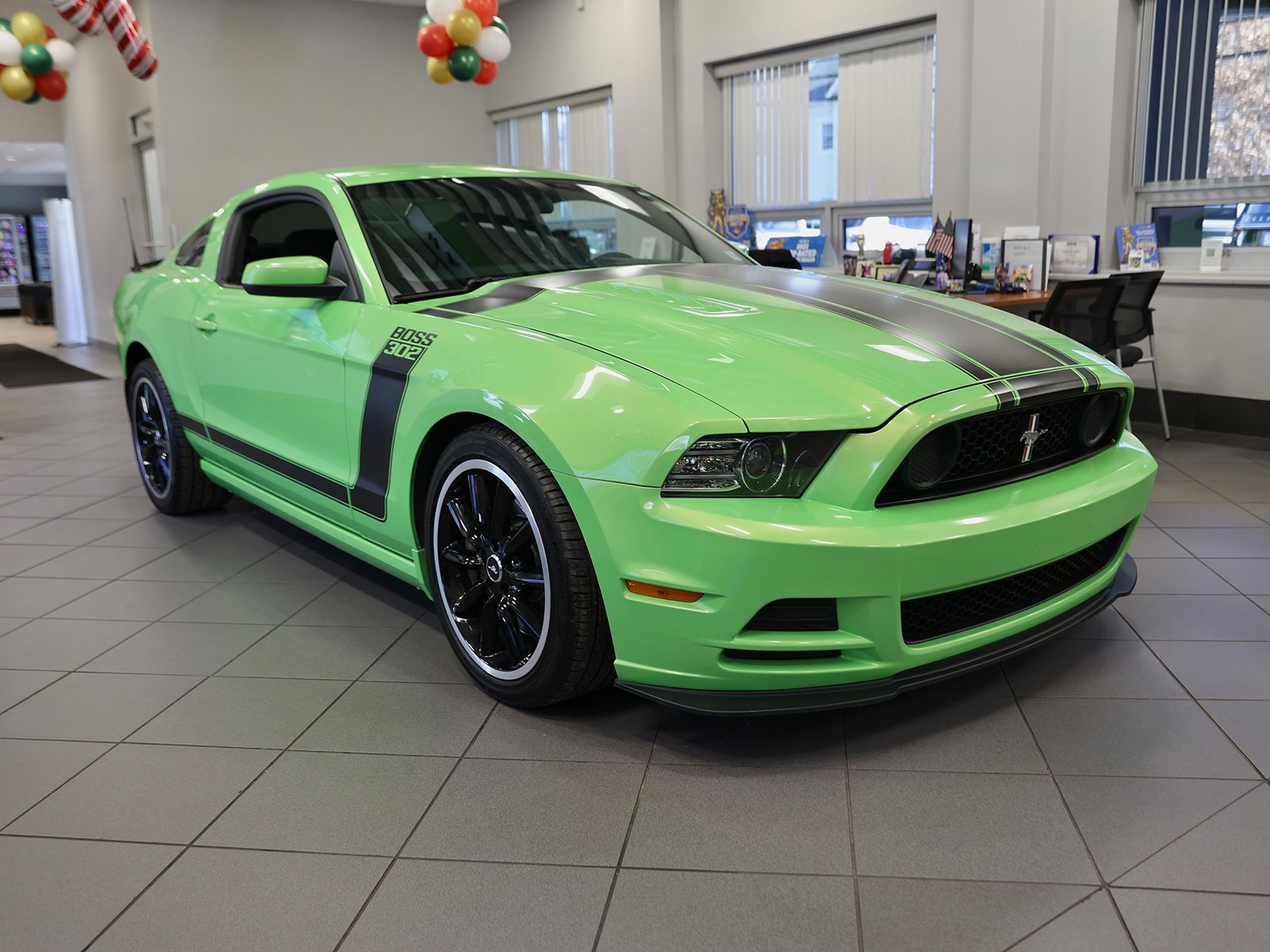 Photo view of 2013 Ford Mustang in Green