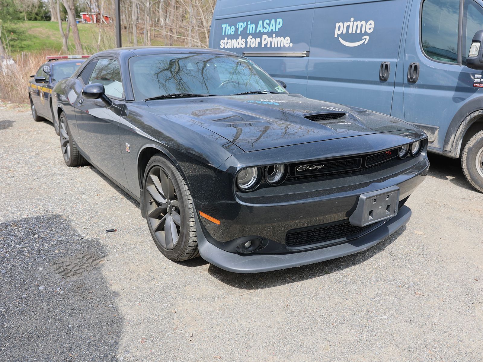 Photo view of 2019 Dodge Challenger in Black