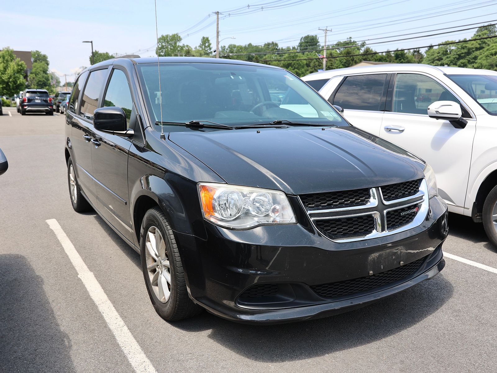 Photo view of 2014 Dodge Grand Caravan in Gray