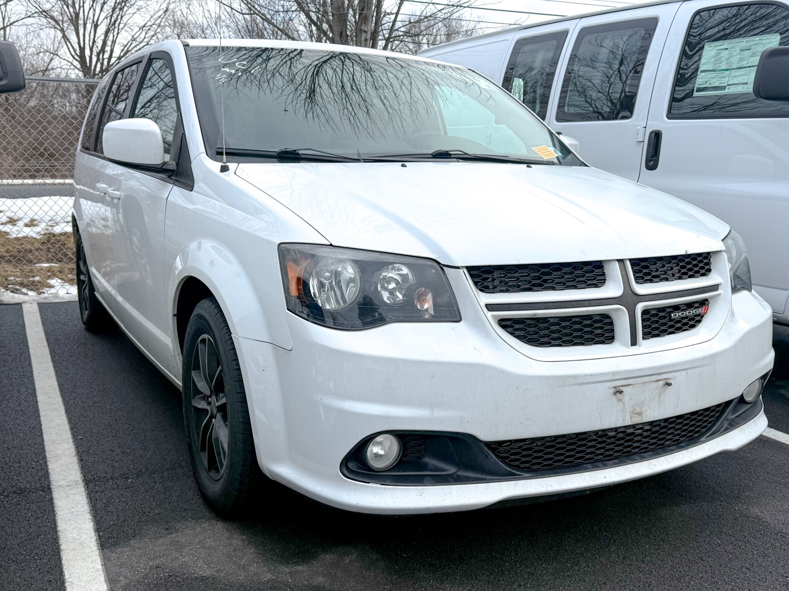 Photo view of 2018 Dodge Grand Caravan in White