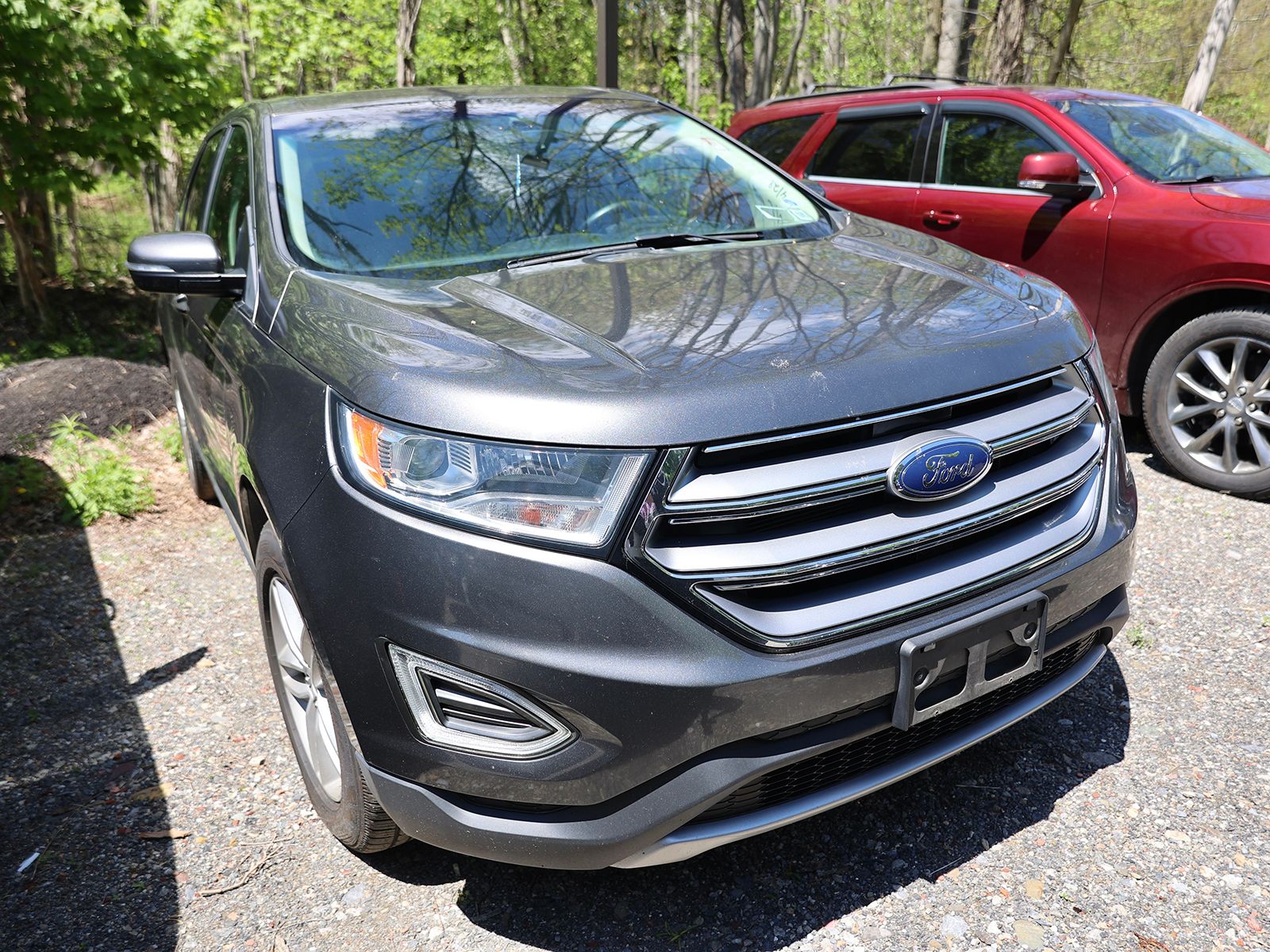 Photo view of 2017 Ford Edge in Gray