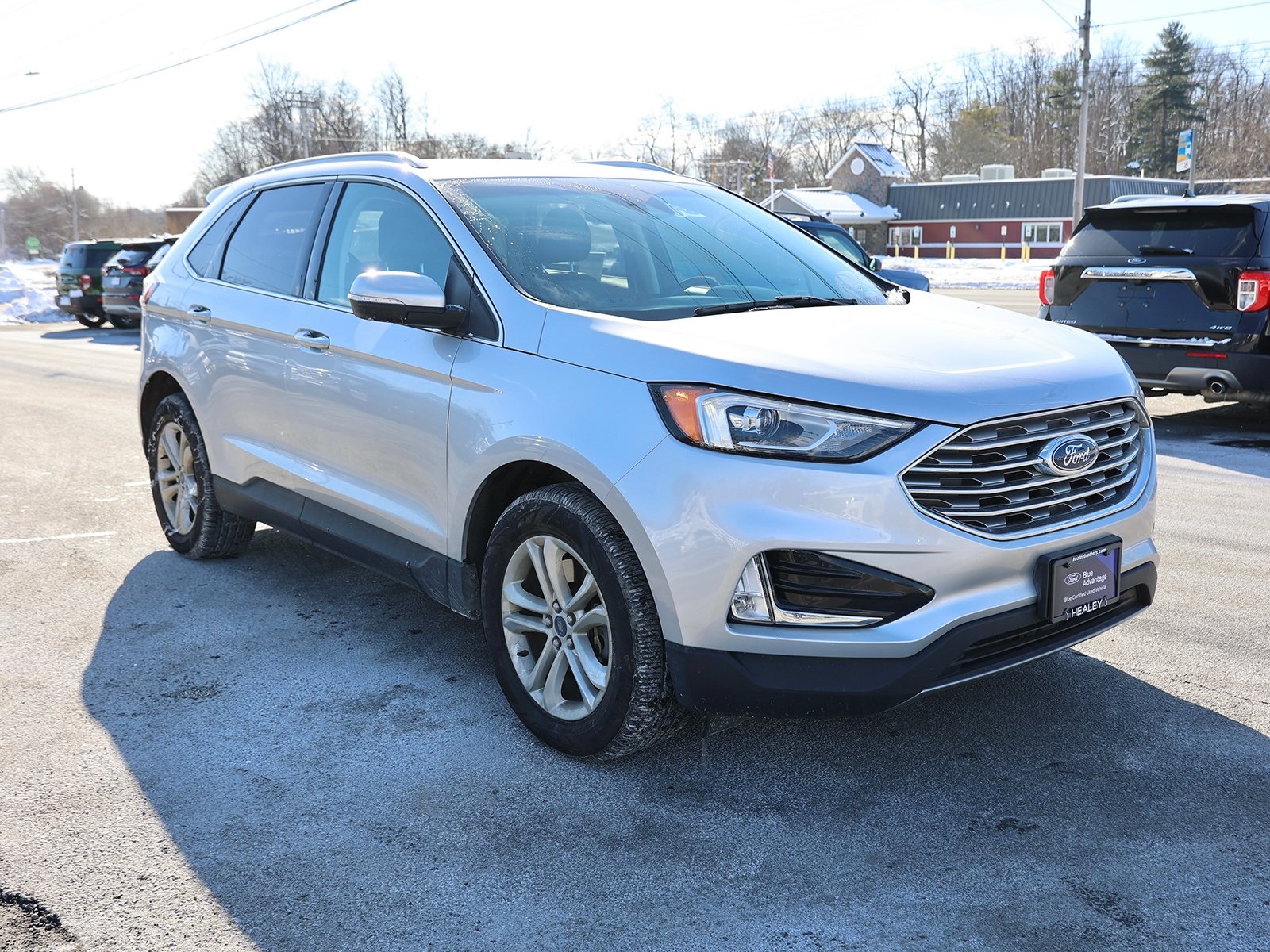 Photo view of 2019 Ford Edge in Silver