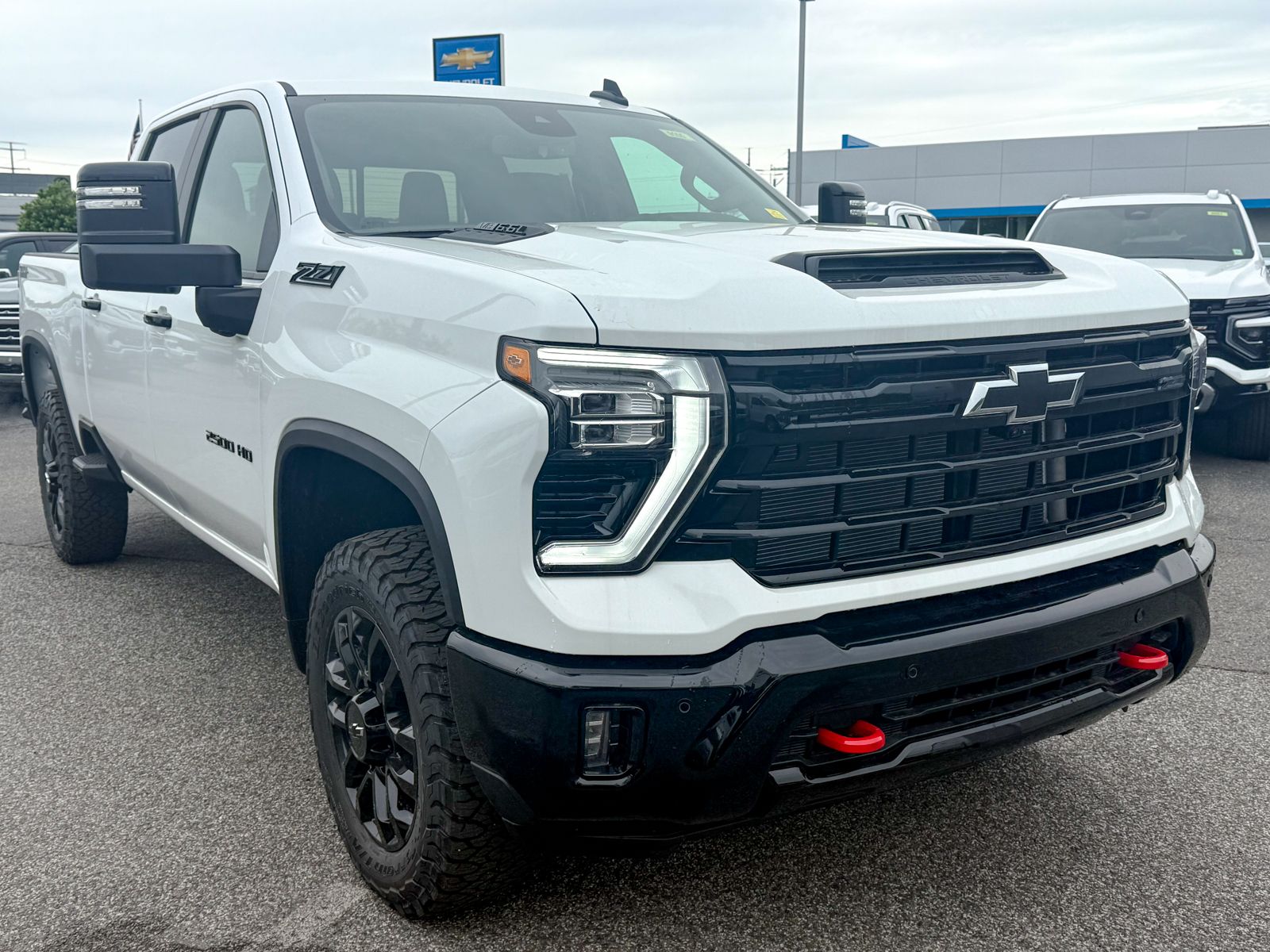 Photo view of 2026 Chevrolet Silverado 2500HD in White