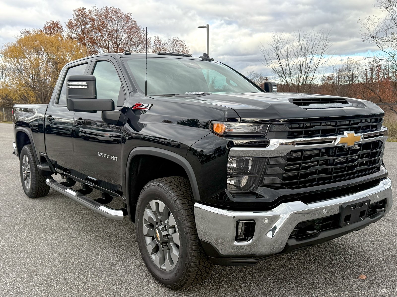 Photo view of 2026 Chevrolet Silverado 2500HD in Black