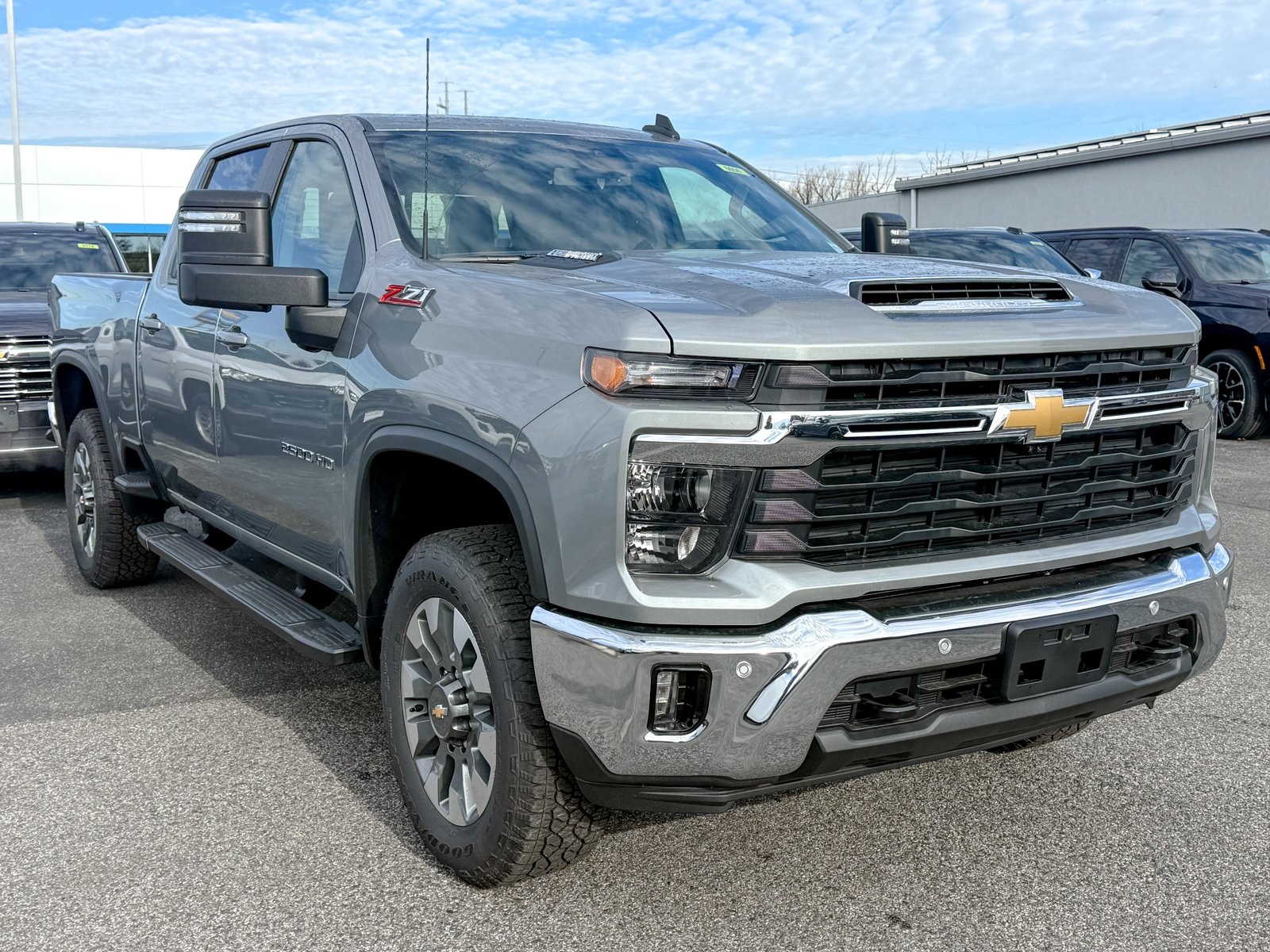 Photo view of 2026 Chevrolet Silverado 2500HD in Gray