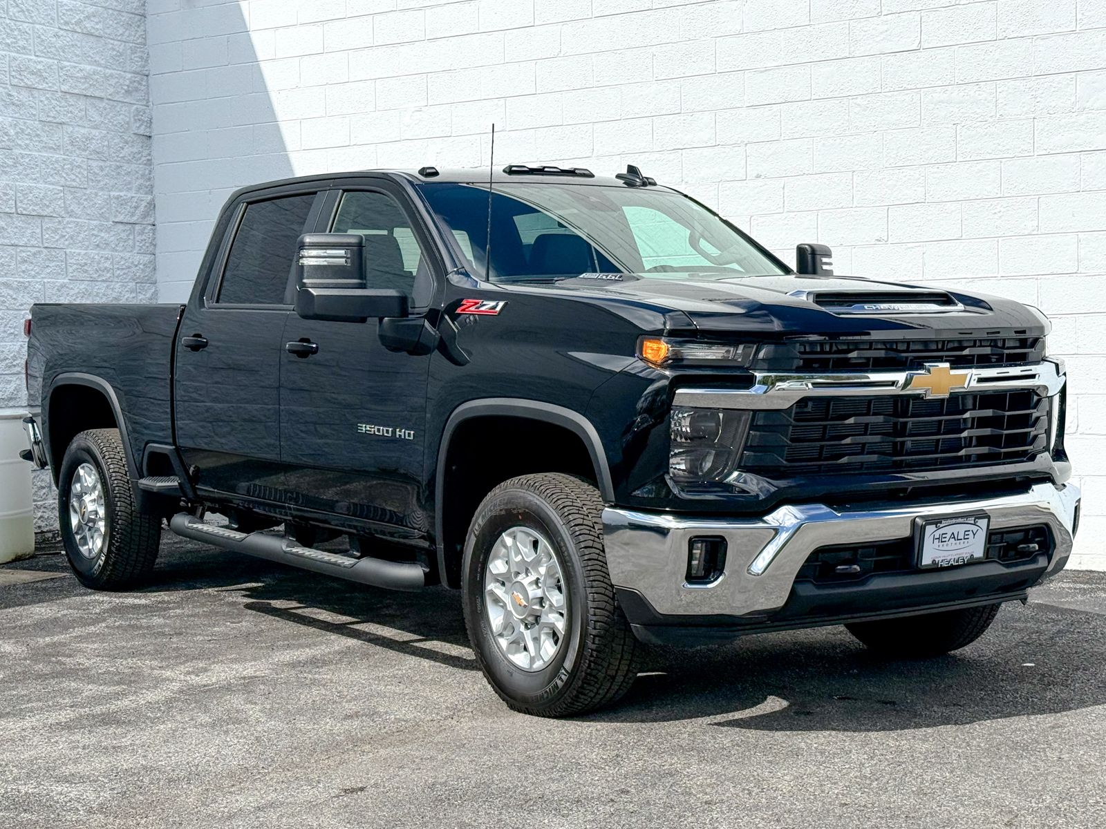 Photo view of 2026 Chevrolet Silverado 3500HD in Black