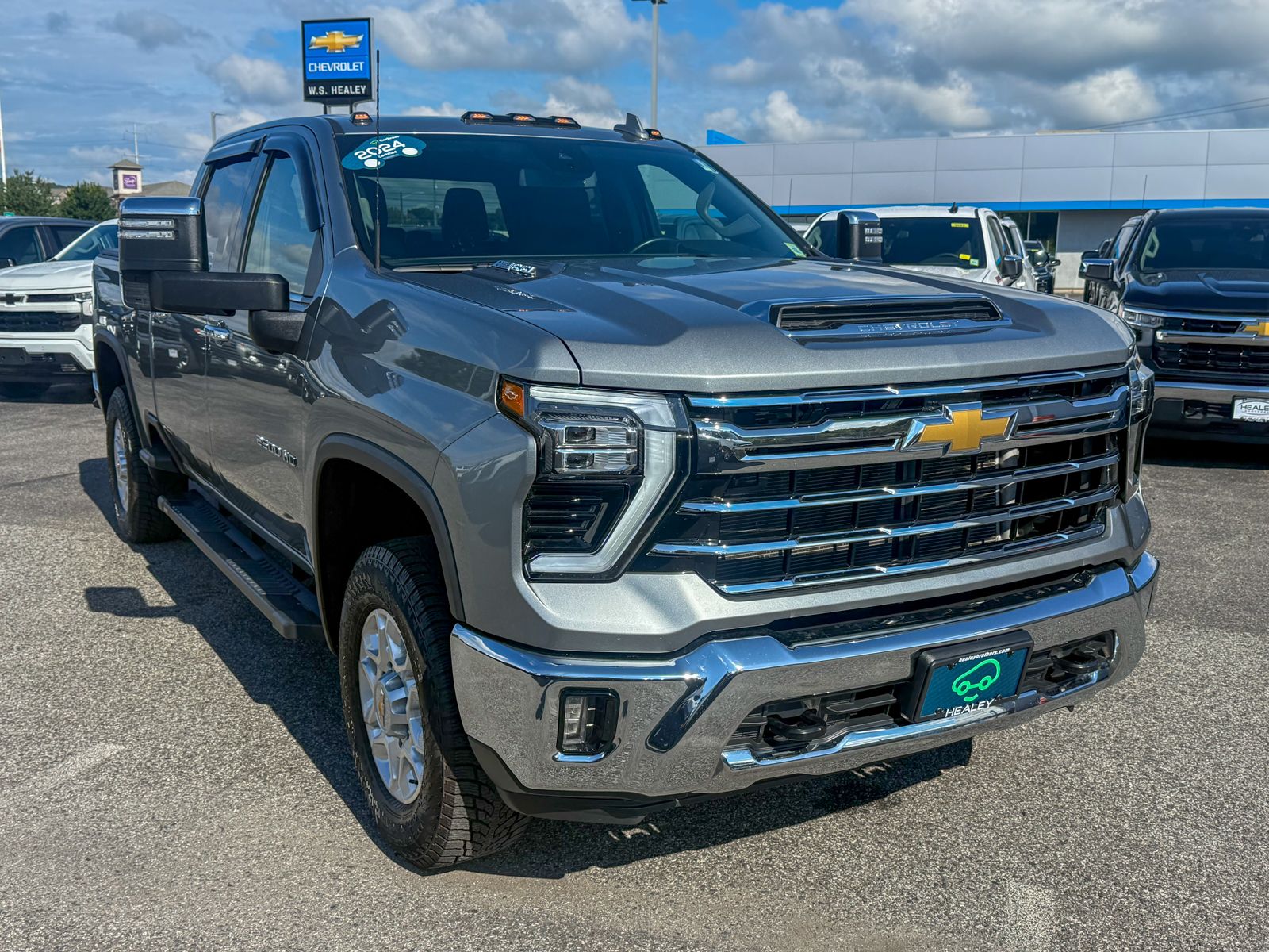 Photo view of 2024 Chevrolet Silverado 2500HD in Gray