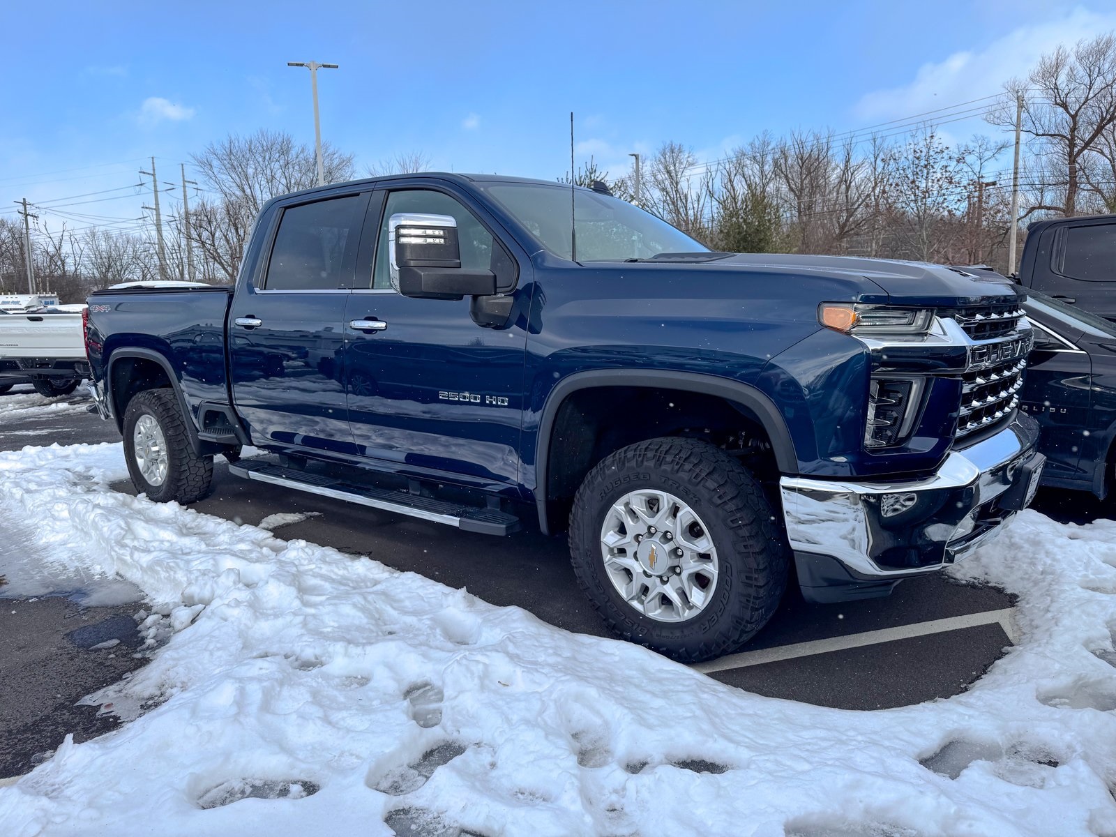 Photo view of 2022 Chevrolet Silverado 2500HD in Blue