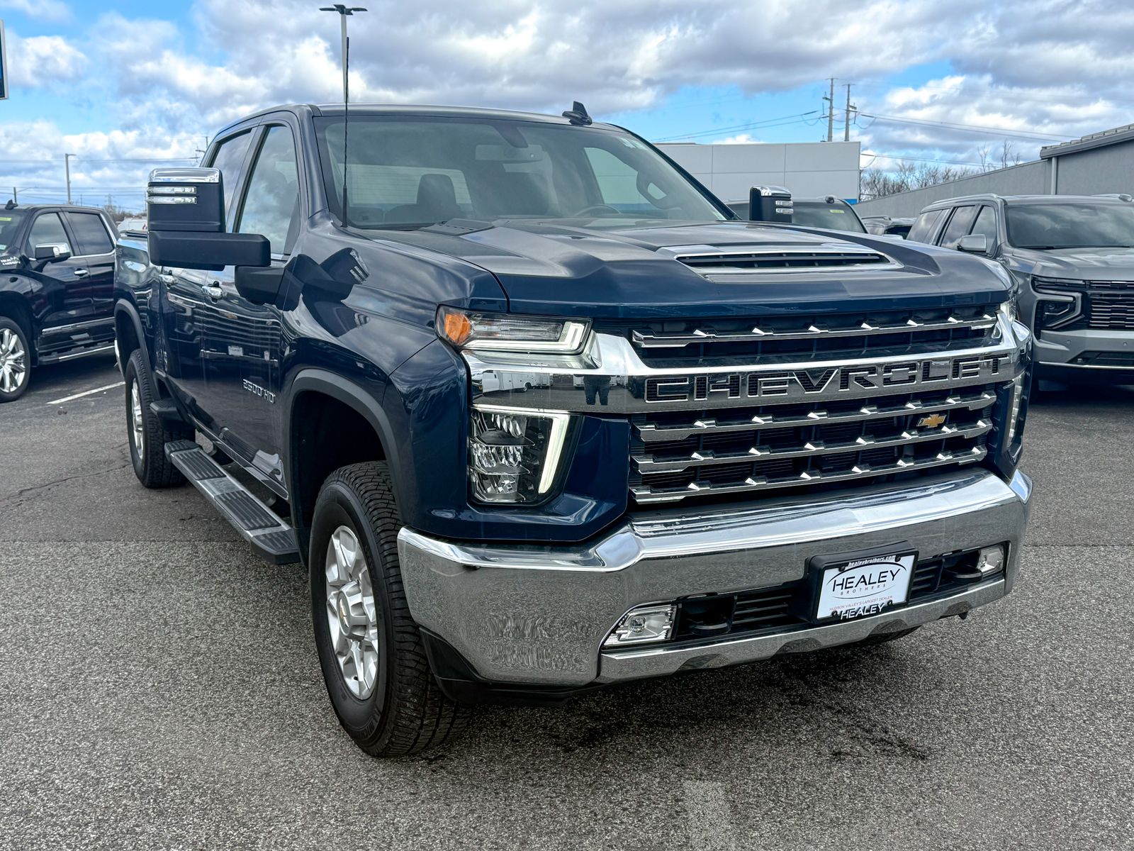 Photo view of 2022 Chevrolet Silverado 2500HD in Blue