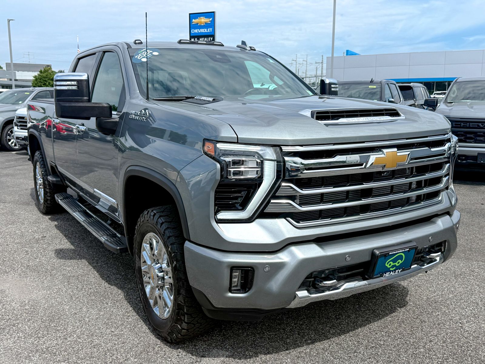 Photo view of 2024 Chevrolet Silverado 2500HD in Gray