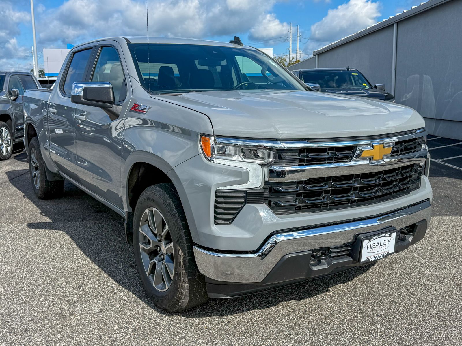 Photo view of 2024 Chevrolet Silverado 1500 in Gray