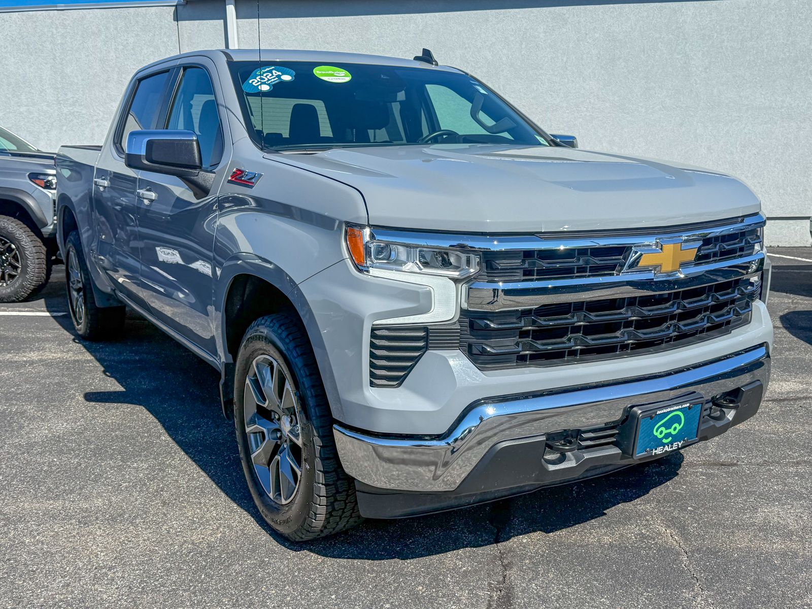 Photo view of 2024 Chevrolet Silverado 1500 in Gray