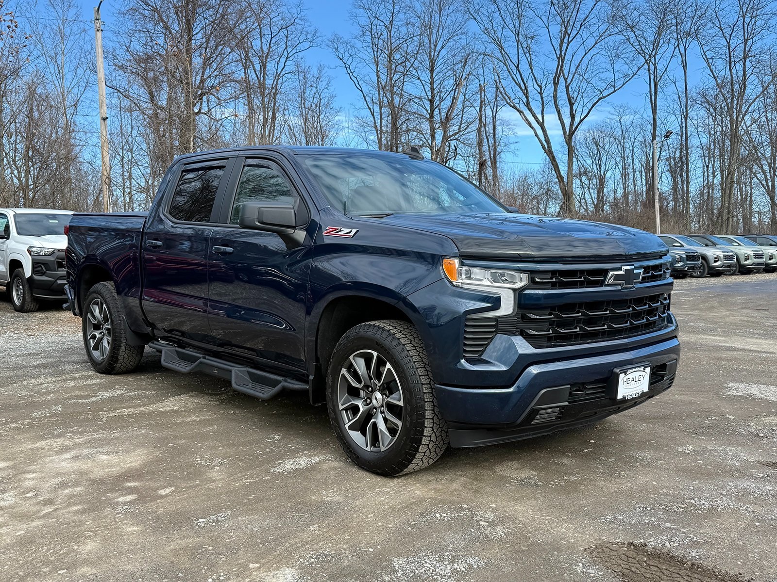 Photo view of 2022 Chevrolet Silverado 1500 in Blue