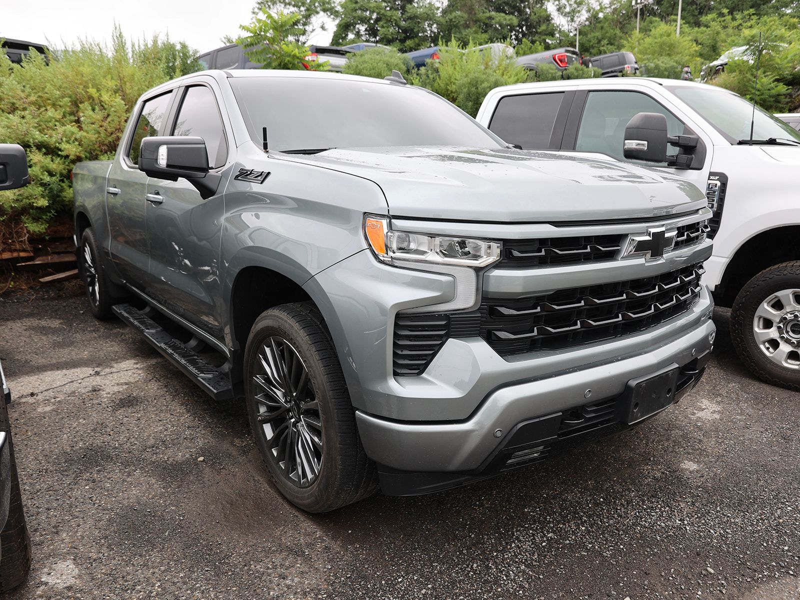 Photo view of 2024 Chevrolet Silverado 1500 in Gray