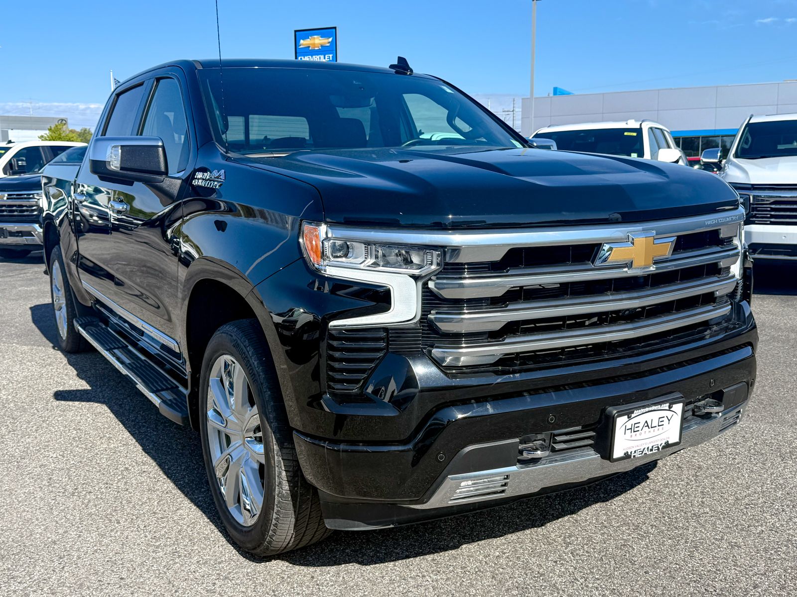 Photo view of 2024 Chevrolet Silverado 1500 in Black