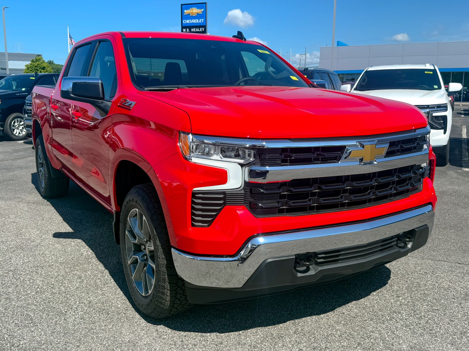 Photo view of 2026 Chevrolet Silverado 1500 in Red