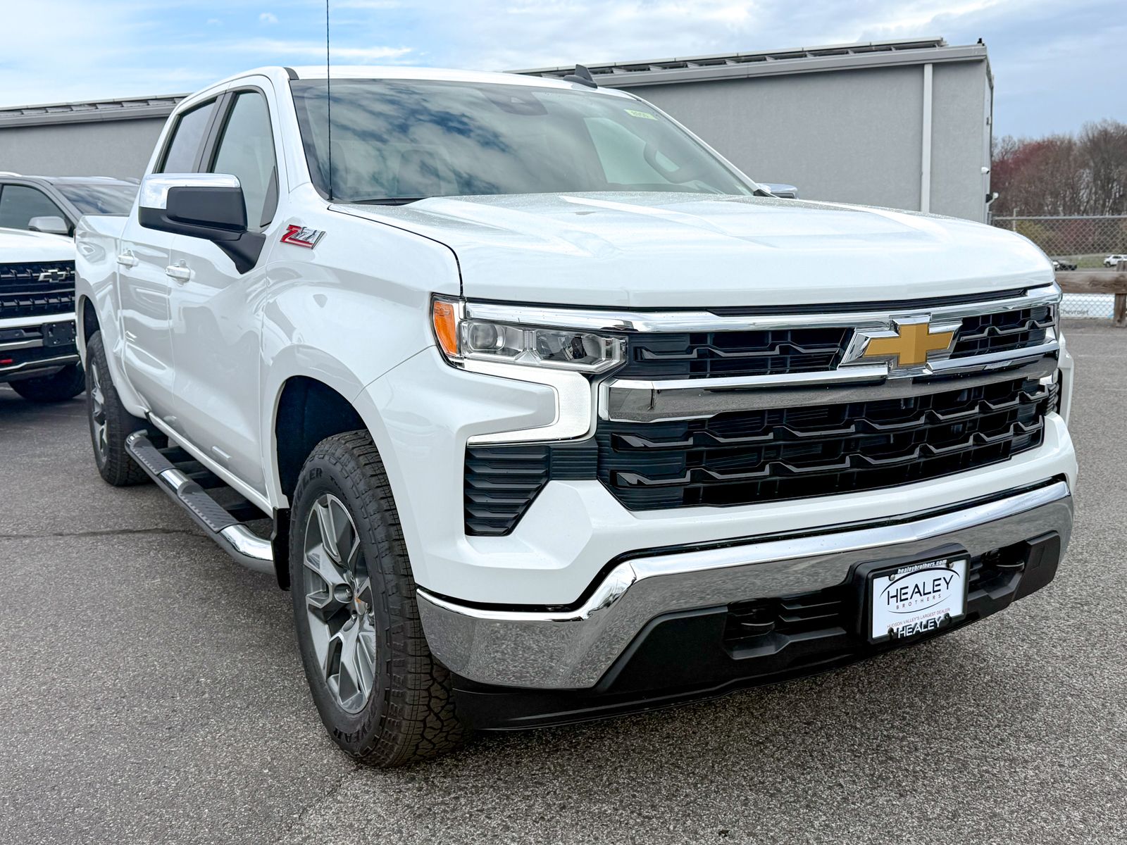 Photo view of 2026 Chevrolet Silverado 1500 in White