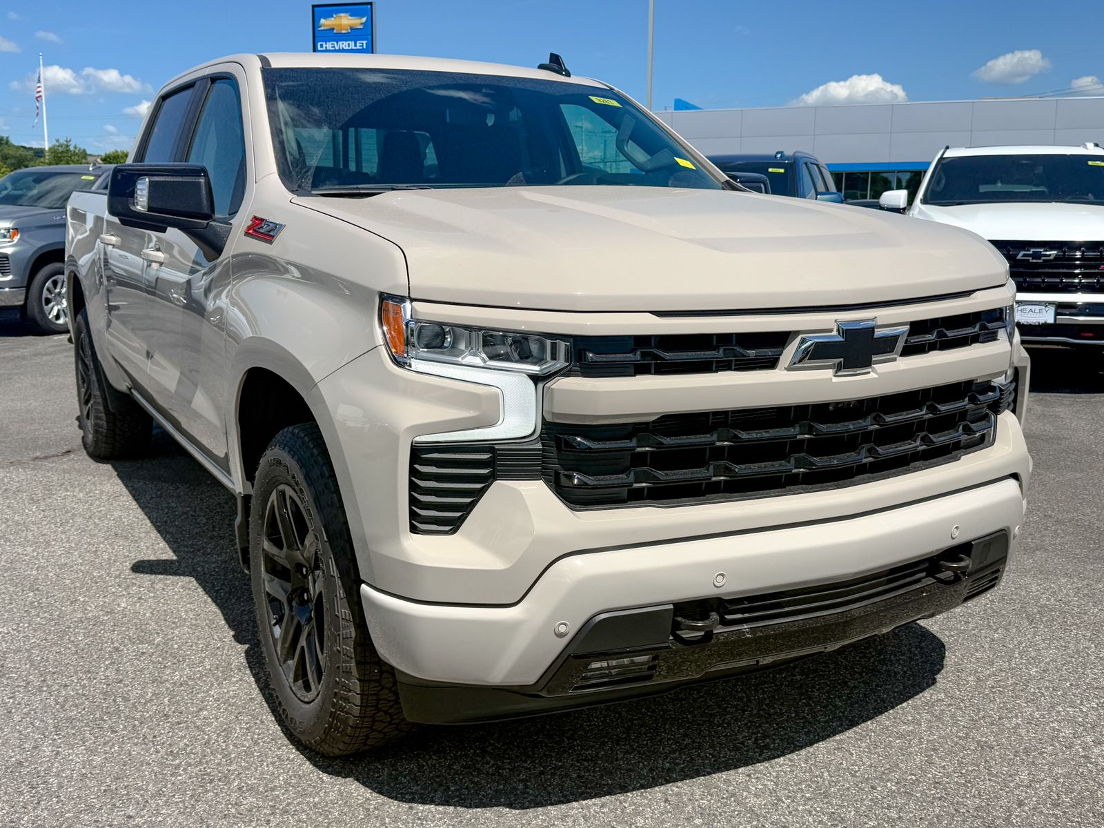Photo view of 2026 Chevrolet Silverado 1500 in White