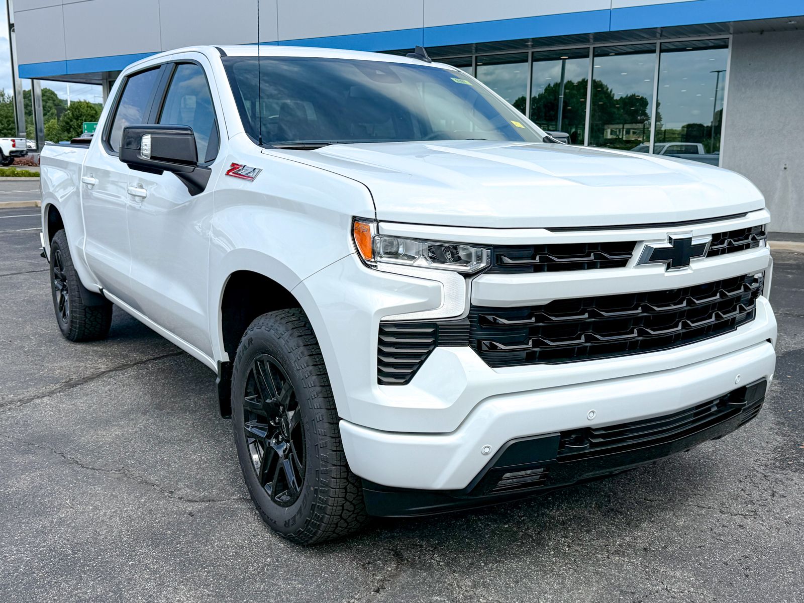 Photo view of 2026 Chevrolet Silverado 1500 in White