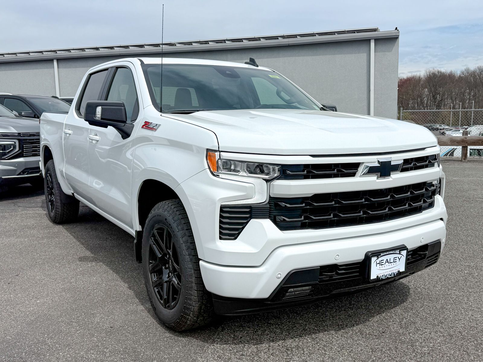 Photo view of 2026 Chevrolet Silverado 1500 in White