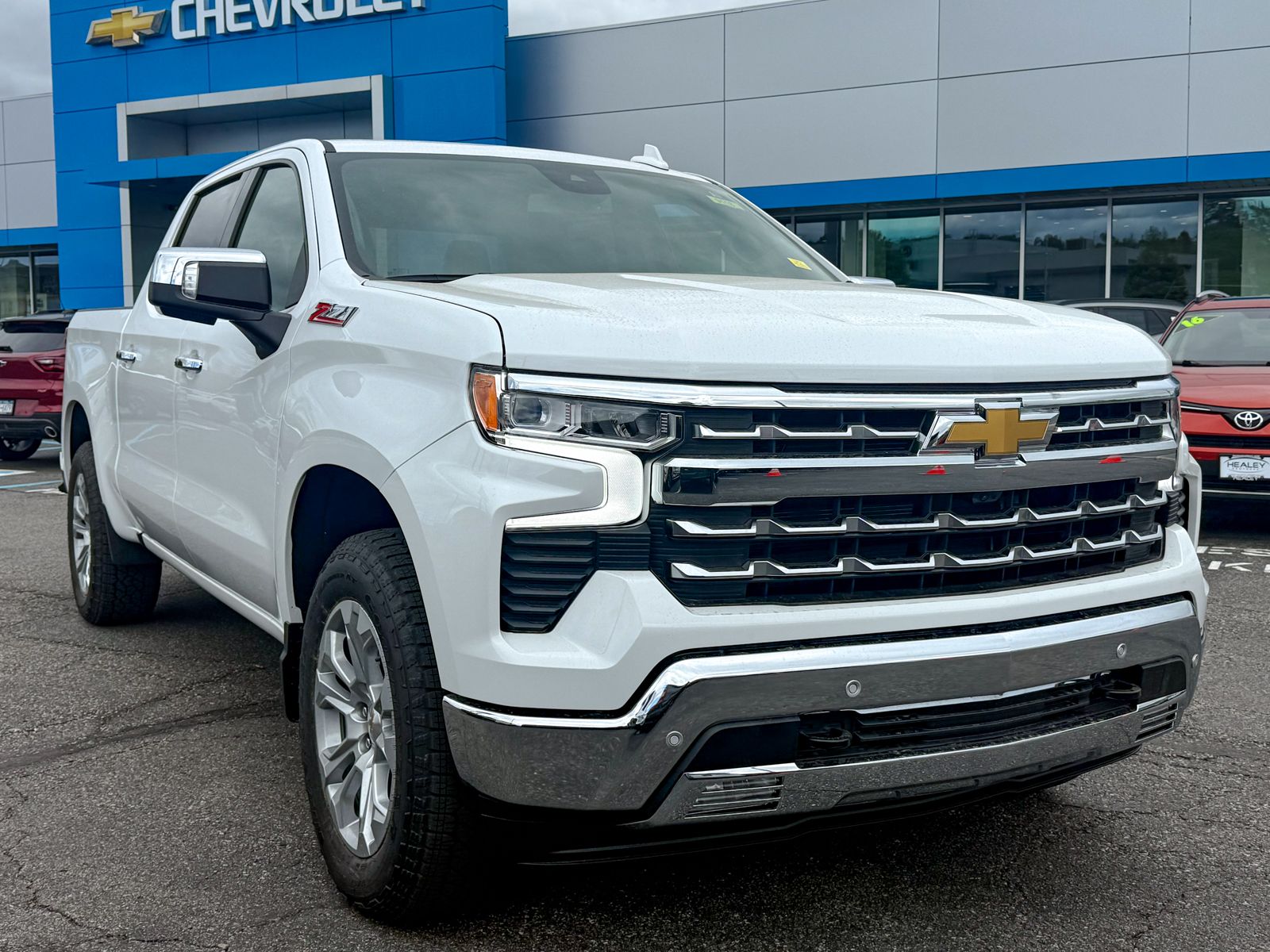 Photo view of 2026 Chevrolet Silverado 1500 in White