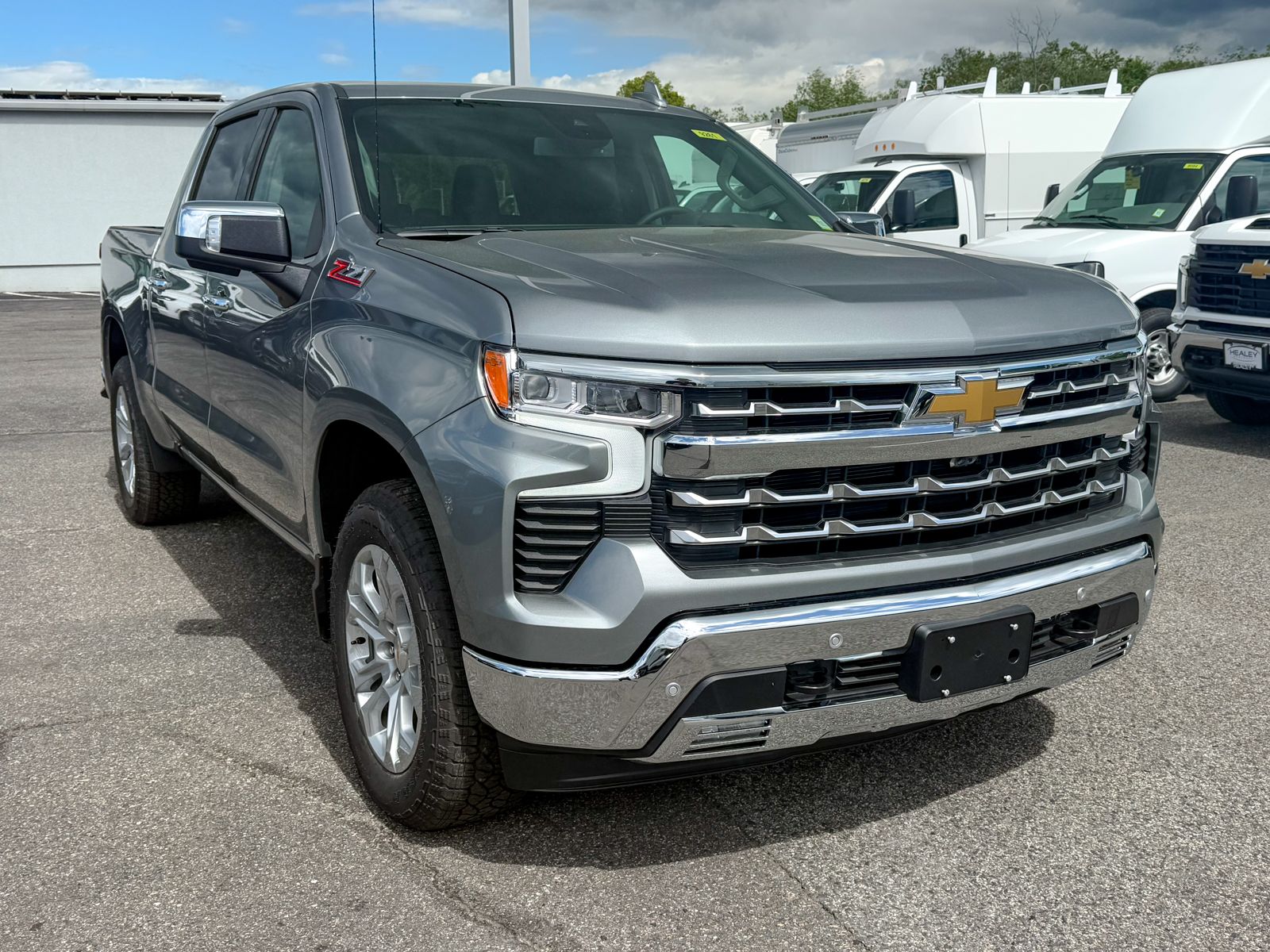 Photo view of 2026 Chevrolet Silverado 1500 in Gray