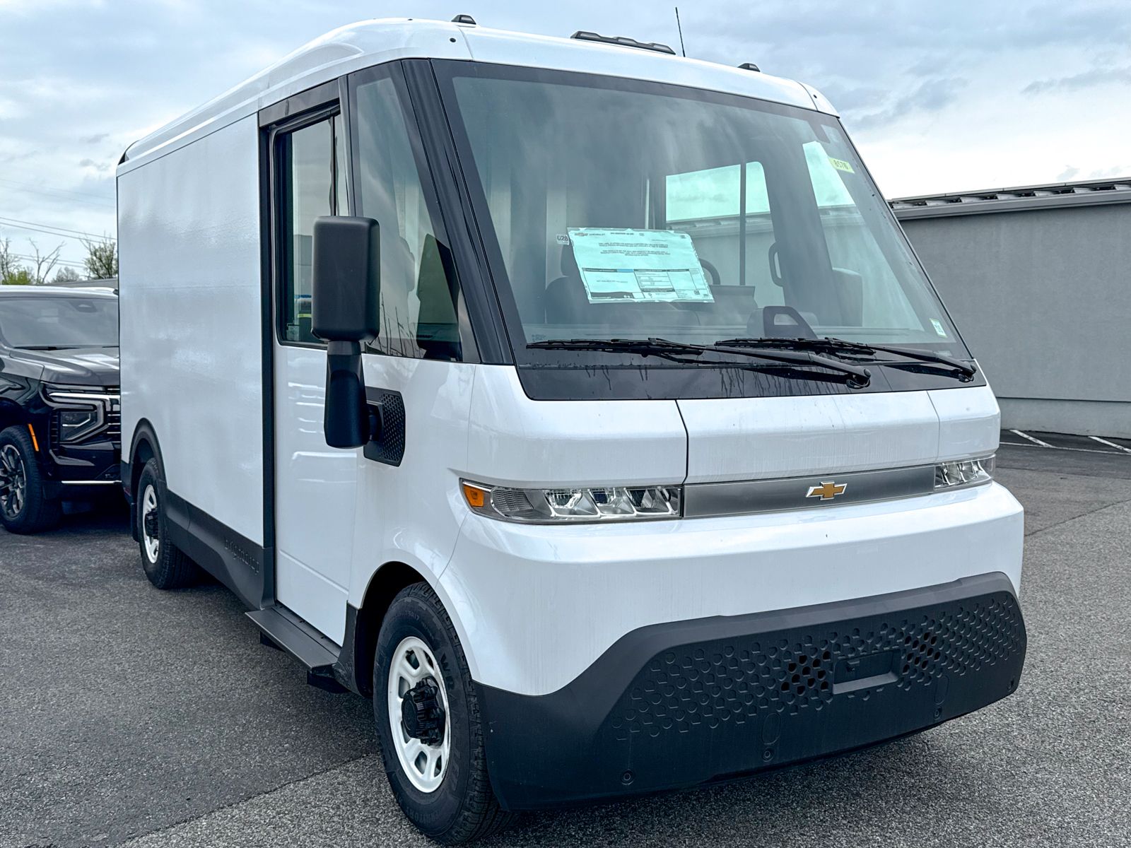 Photo view of 2026 Chevrolet BrightDrop 400 in White