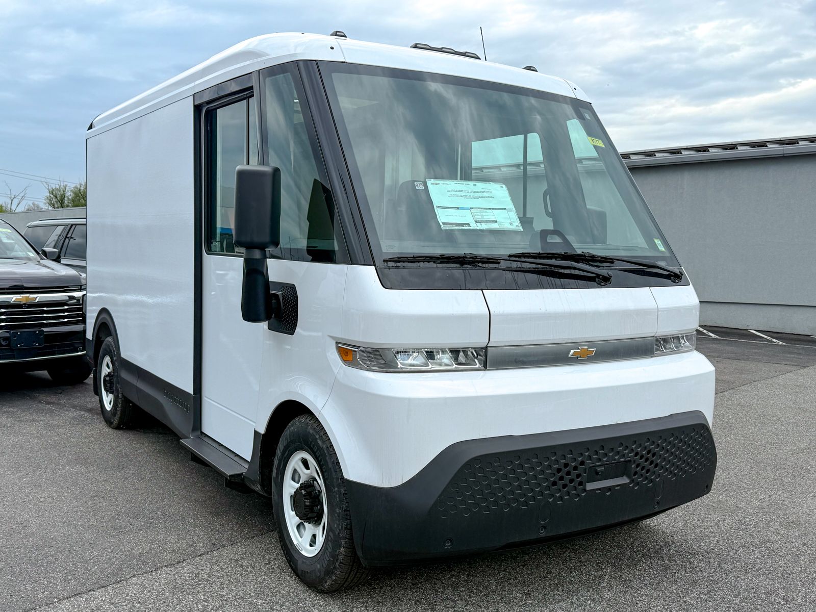Photo view of 2026 Chevrolet BrightDrop 400 in White