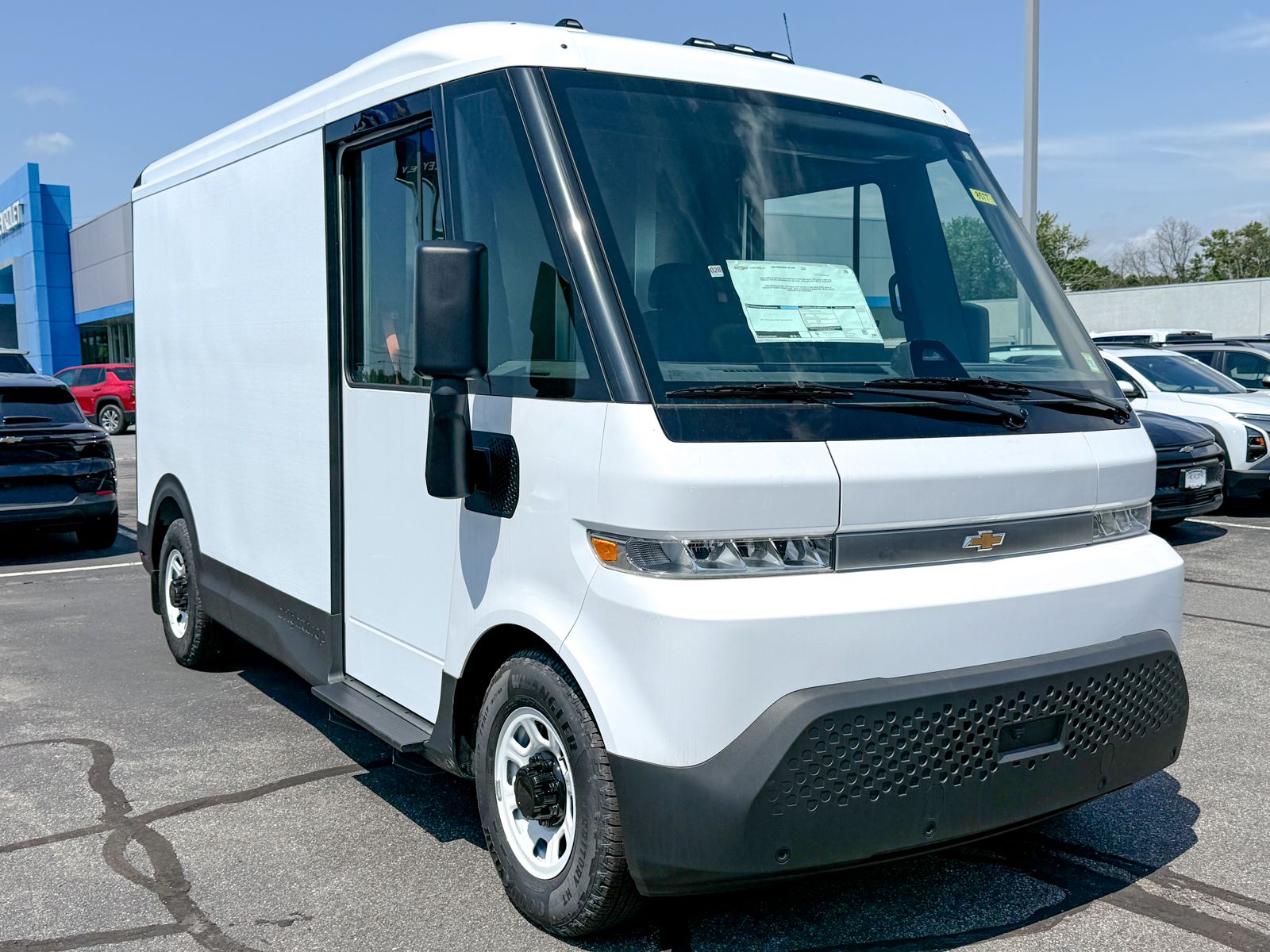 Photo view of 2026 Chevrolet BrightDrop 400 in White