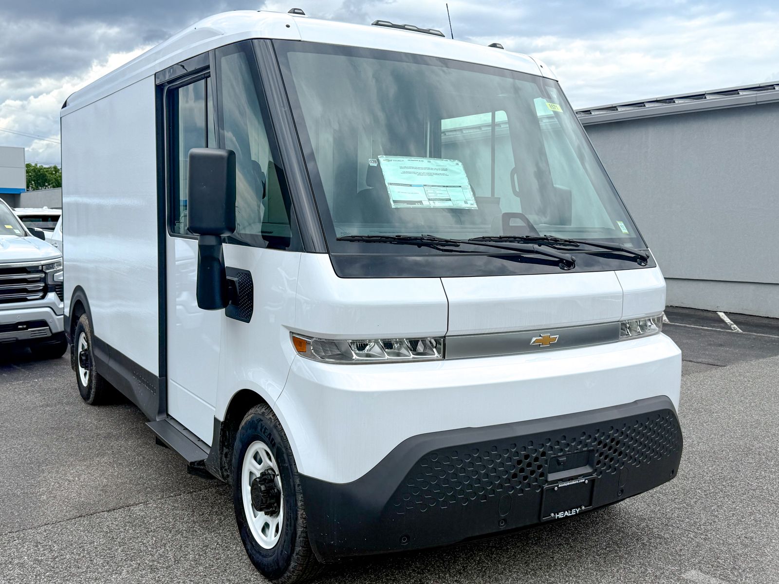 Photo view of 2026 Chevrolet BrightDrop 400 in White