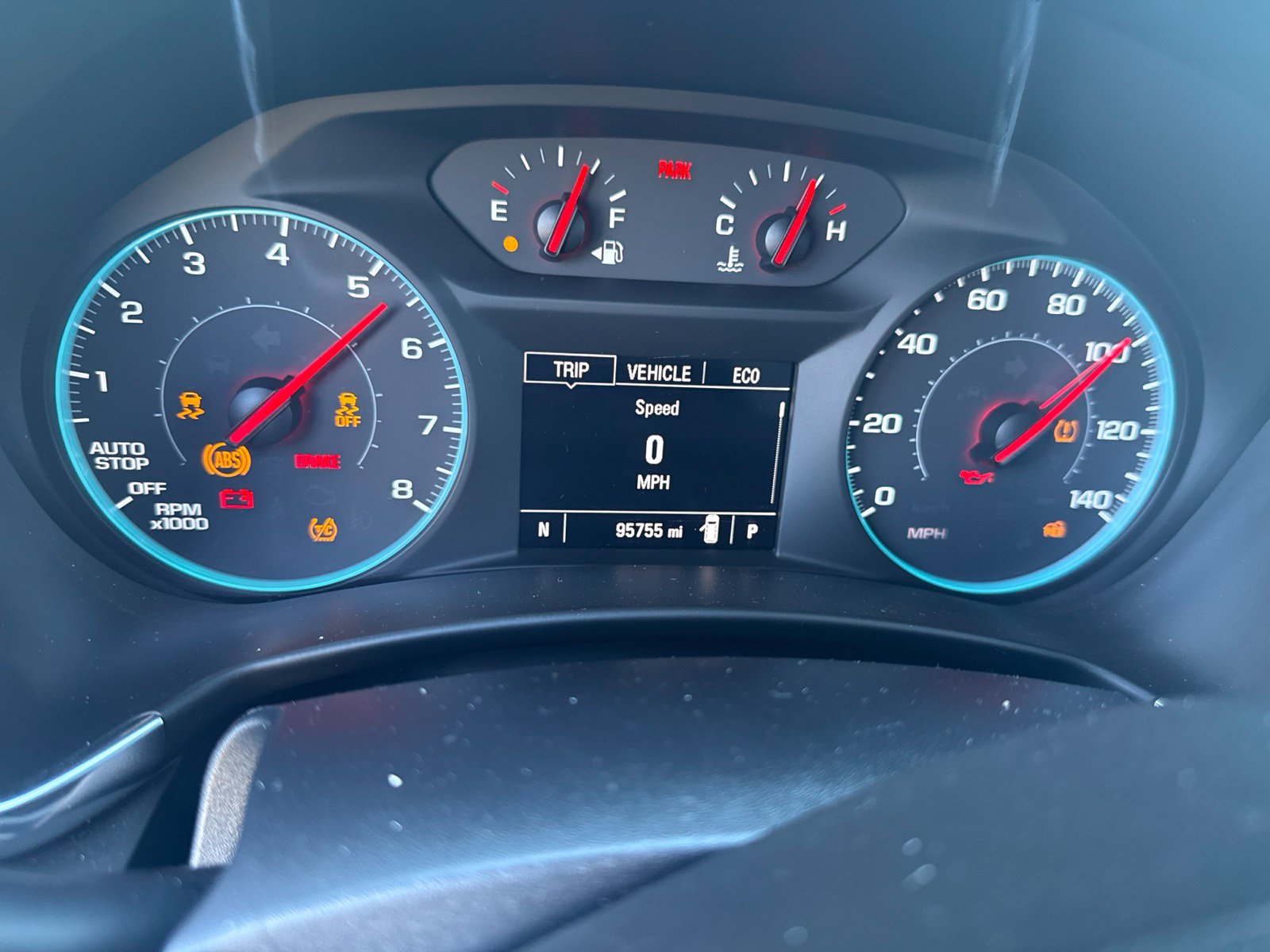 Photo view of 2018 Chevrolet Equinox in Gray