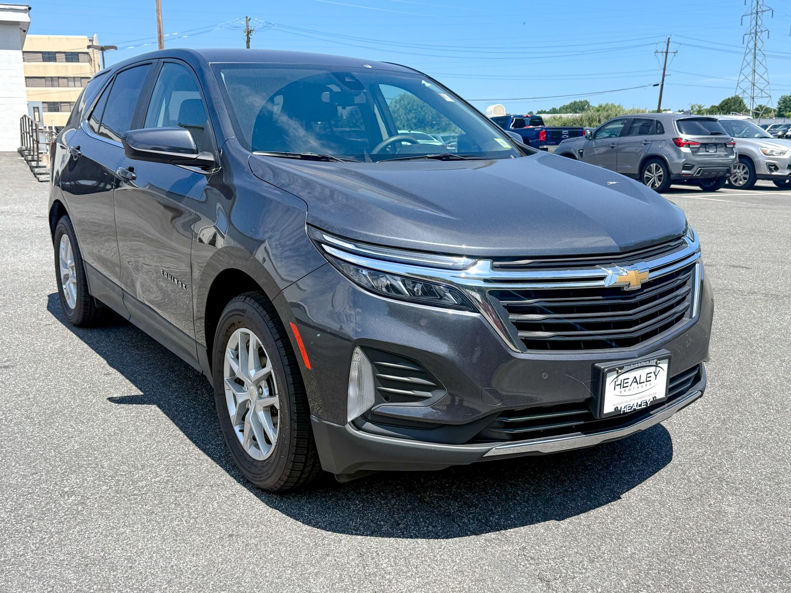 Photo view of 2022 Chevrolet Equinox in Gray