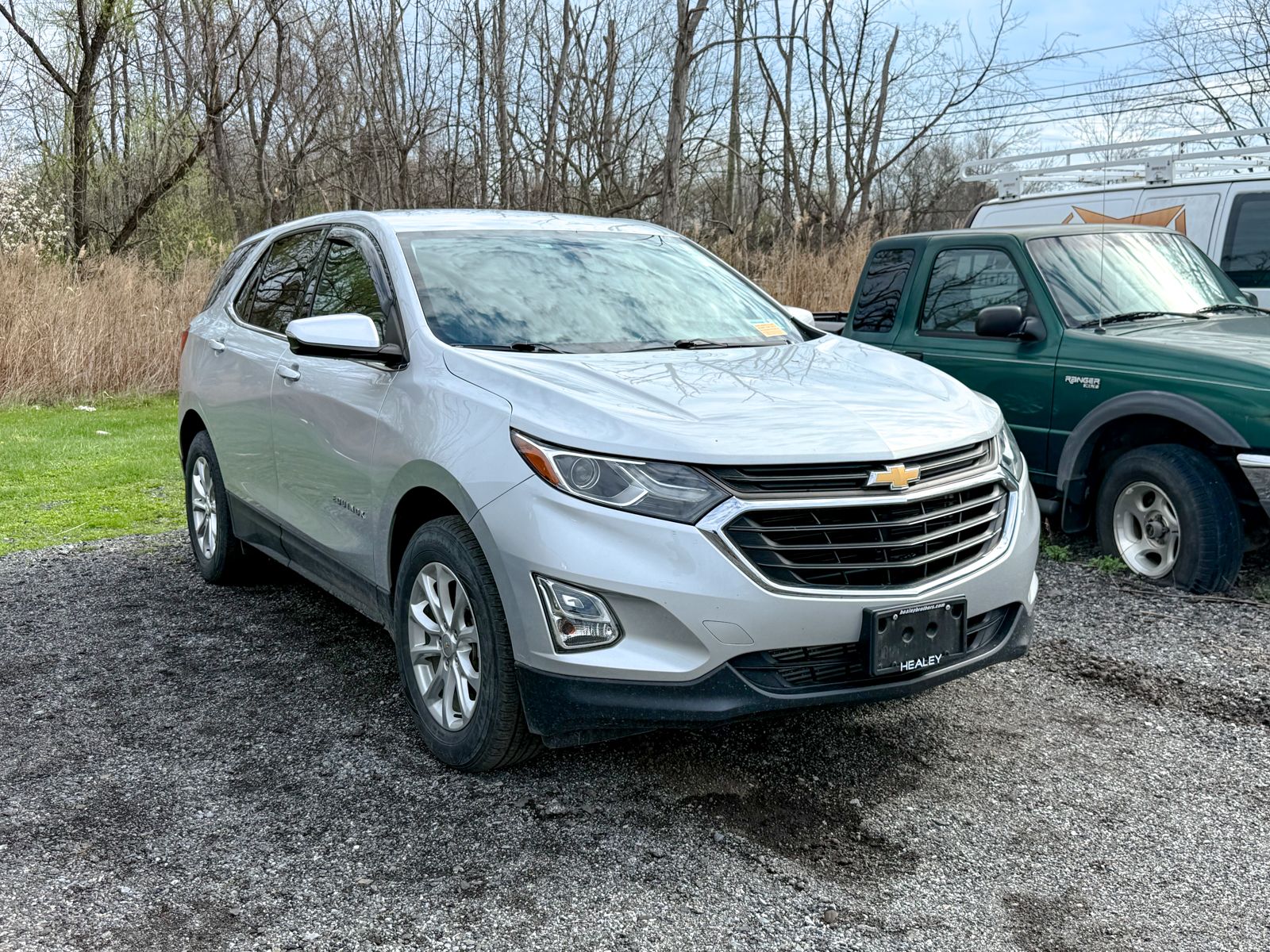 Photo view of 2019 Chevrolet Equinox in Gray