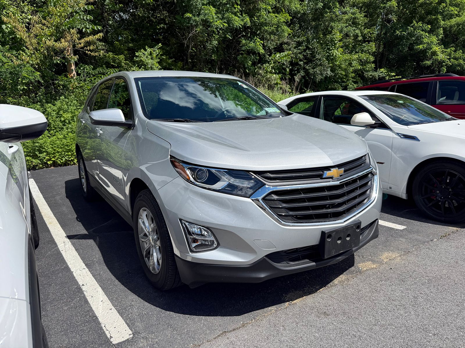 Photo view of 2020 Chevrolet Equinox in Silver