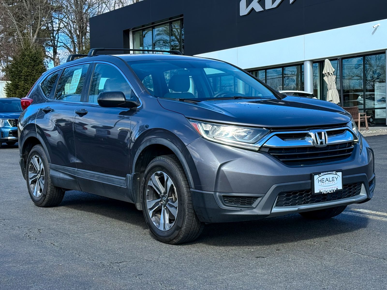 Photo view of 2017 Honda CR-V in Gray