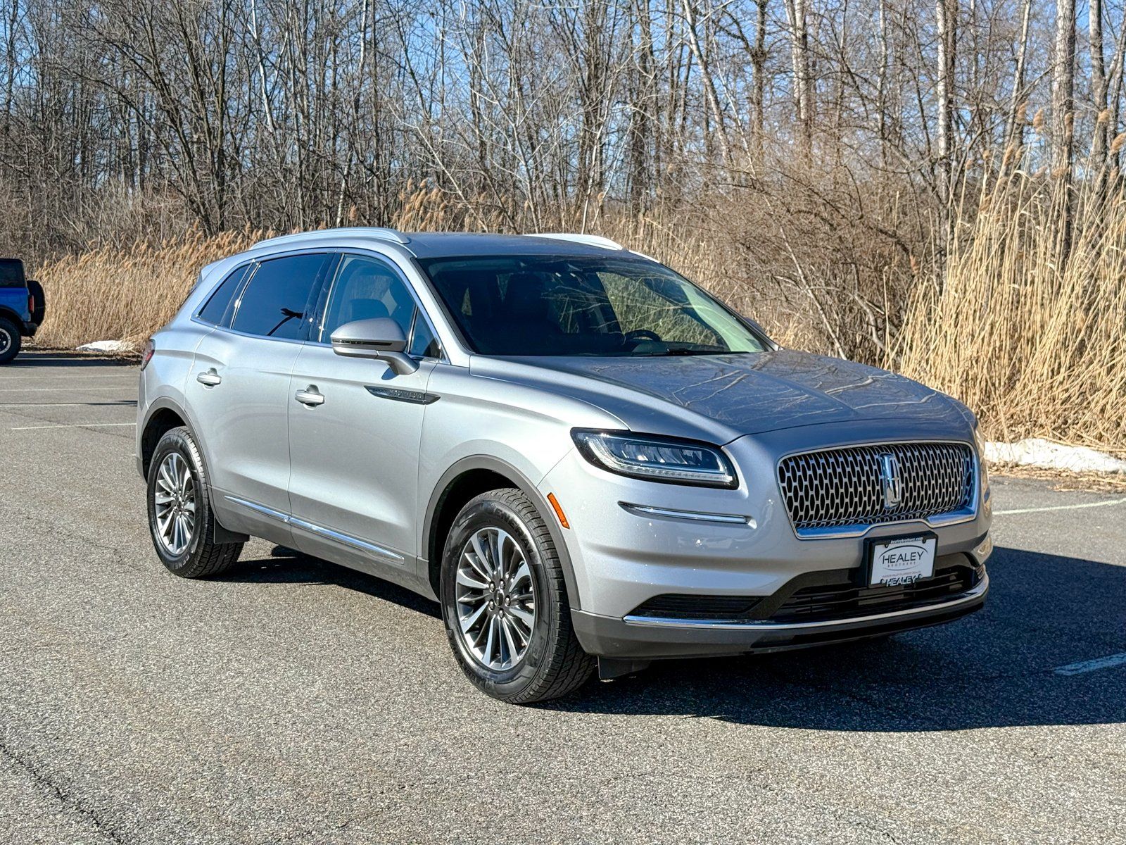 Photo view of 2023 Lincoln Nautilus in Silver