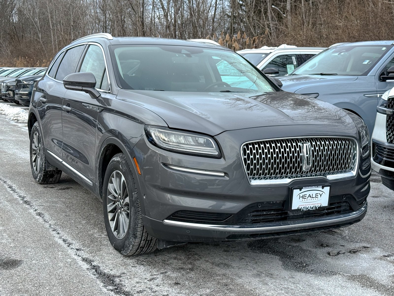 Photo view of 2022 Lincoln Nautilus in Gray