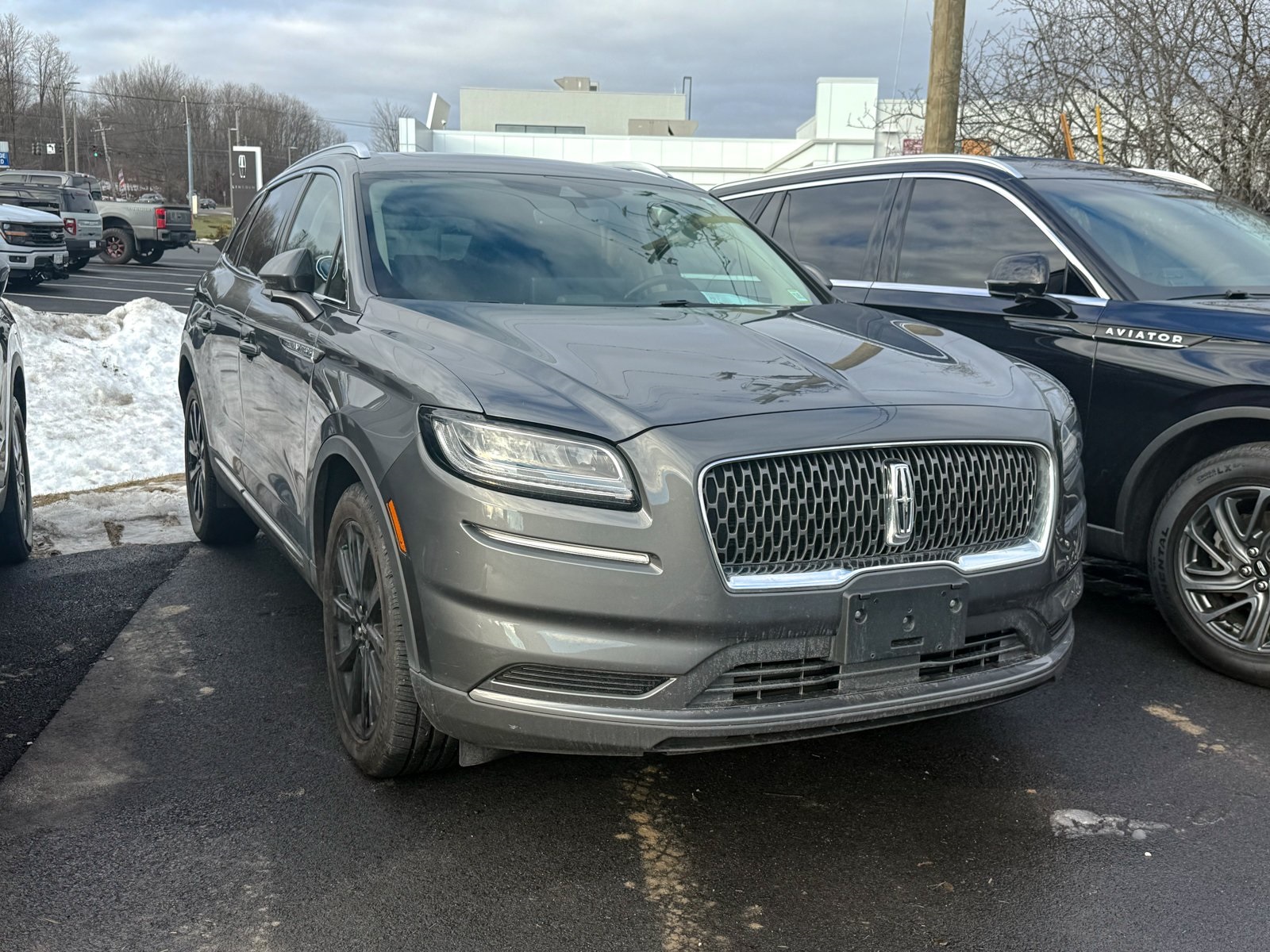Photo view of 2023 Lincoln Nautilus in Gray