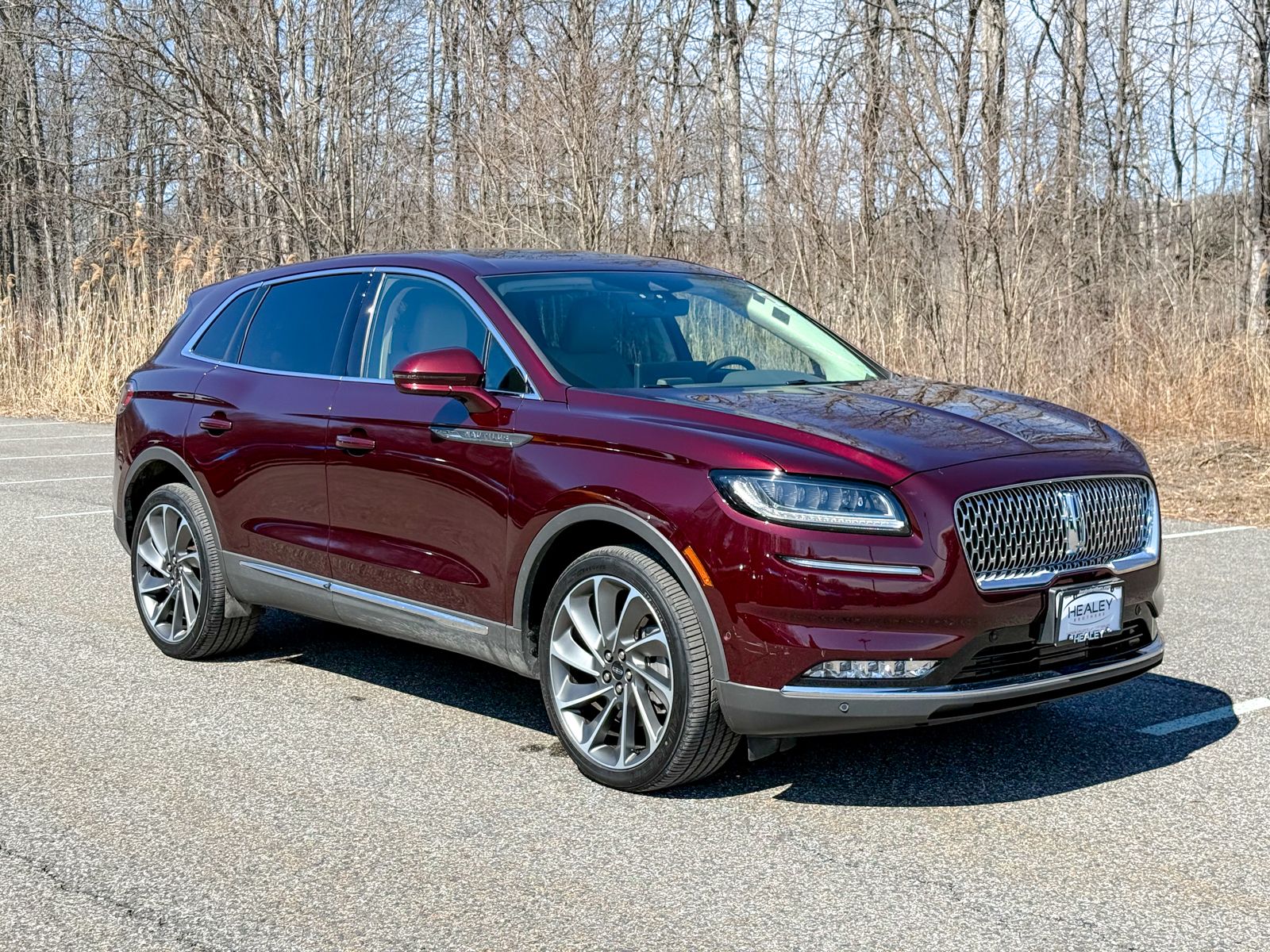 Photo view of 2023 Lincoln Nautilus in Red