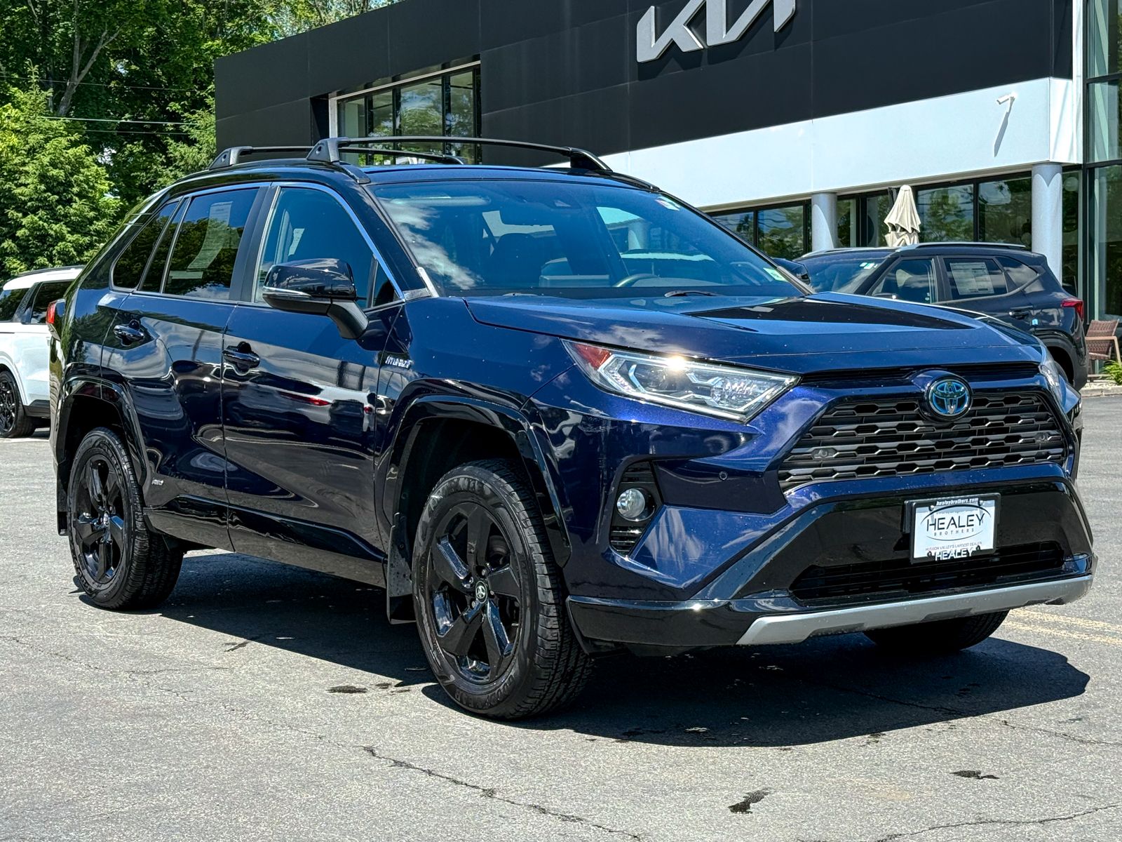 Photo view of 2020 Toyota RAV4 in Blue