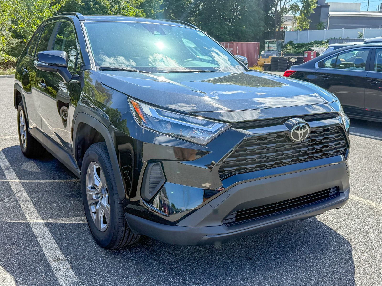 Photo view of 2025 Toyota RAV4 in Black
