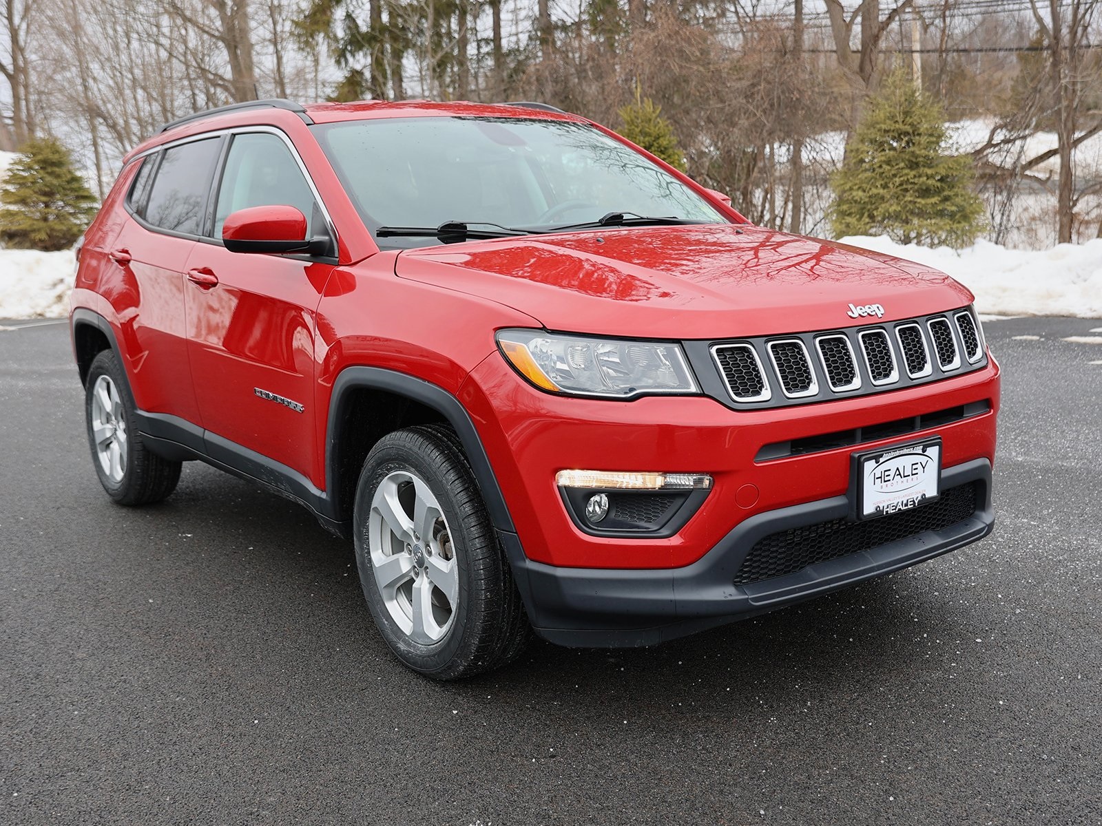 Photo view of 2021 Jeep Compass in Red