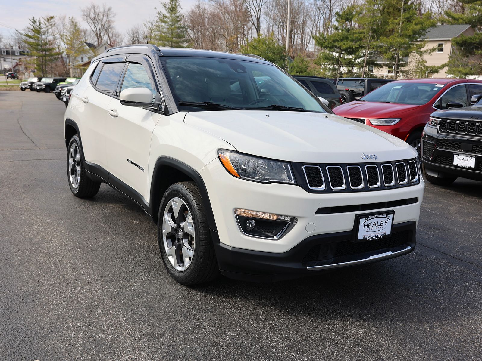 Photo view of 2021 Jeep Compass in White
