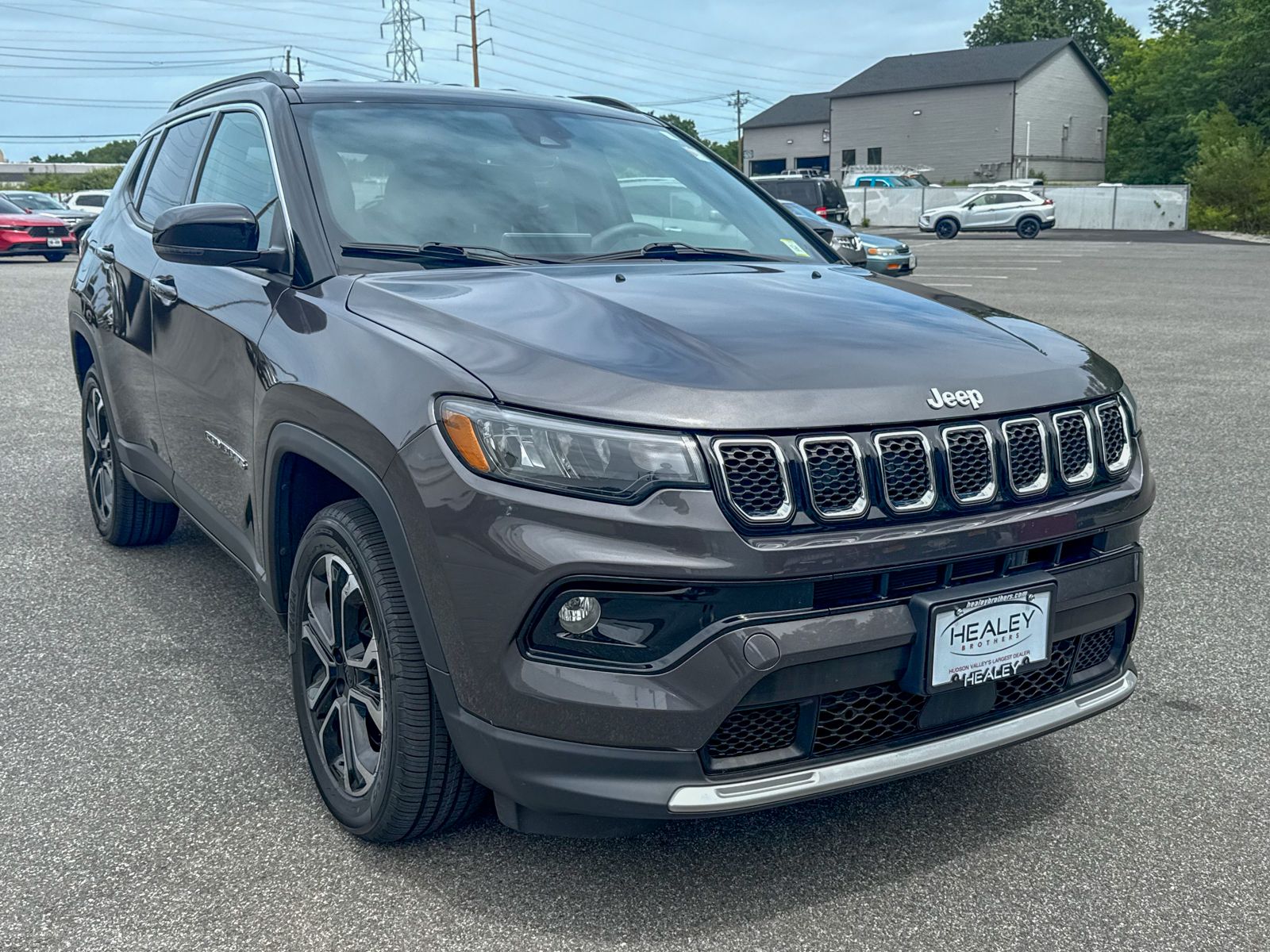 Photo view of 2023 Jeep Compass in Gray
