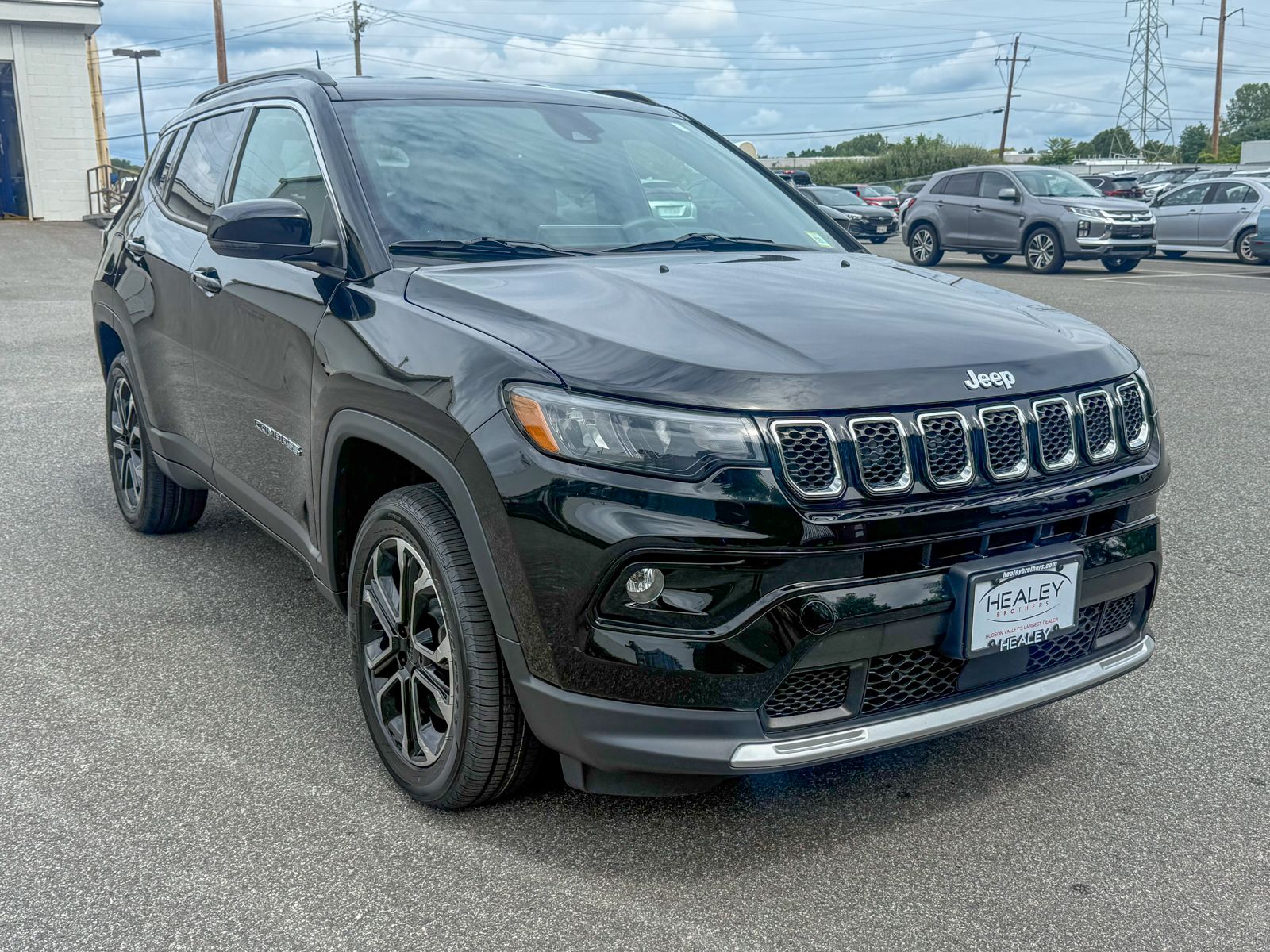 Photo view of 2023 Jeep Compass in Black